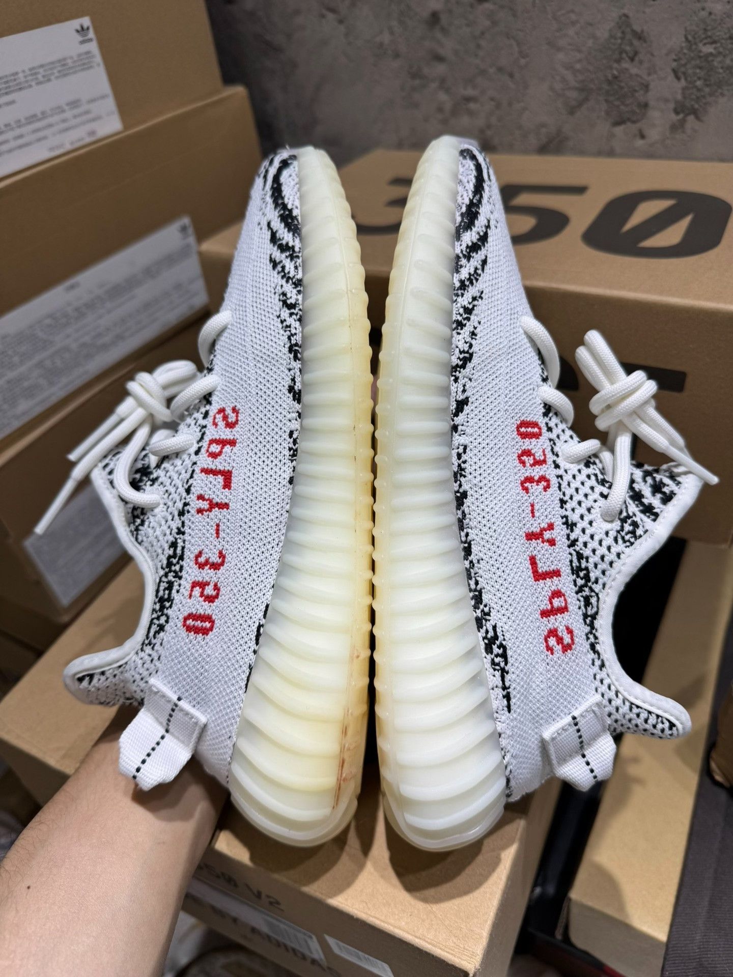 Adidas Adidas YEEZY350 White Lowtop Sneakers 38 Men Size US 6 / EU 39 - 4 Thumbnail