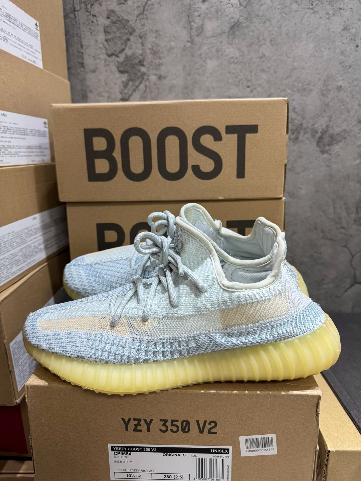 Adidas Adidas YEEZY350 White Lowtop Sneakers 41 Men Size US 8.5 / EU 41-42 - 8 Thumbnail