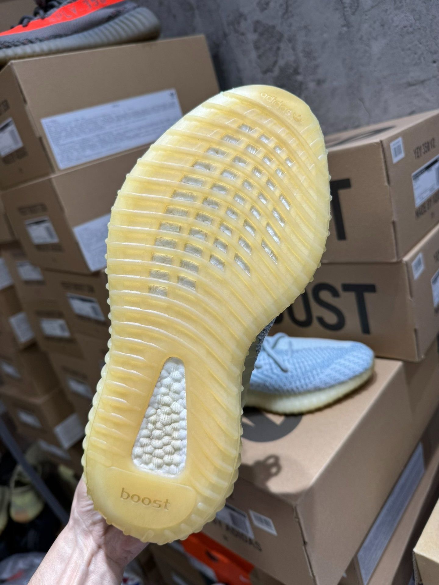 Adidas Adidas YEEZY350 White Lowtop Sneakers 41 Men Size US 8.5 / EU 41-42 - 4 Thumbnail