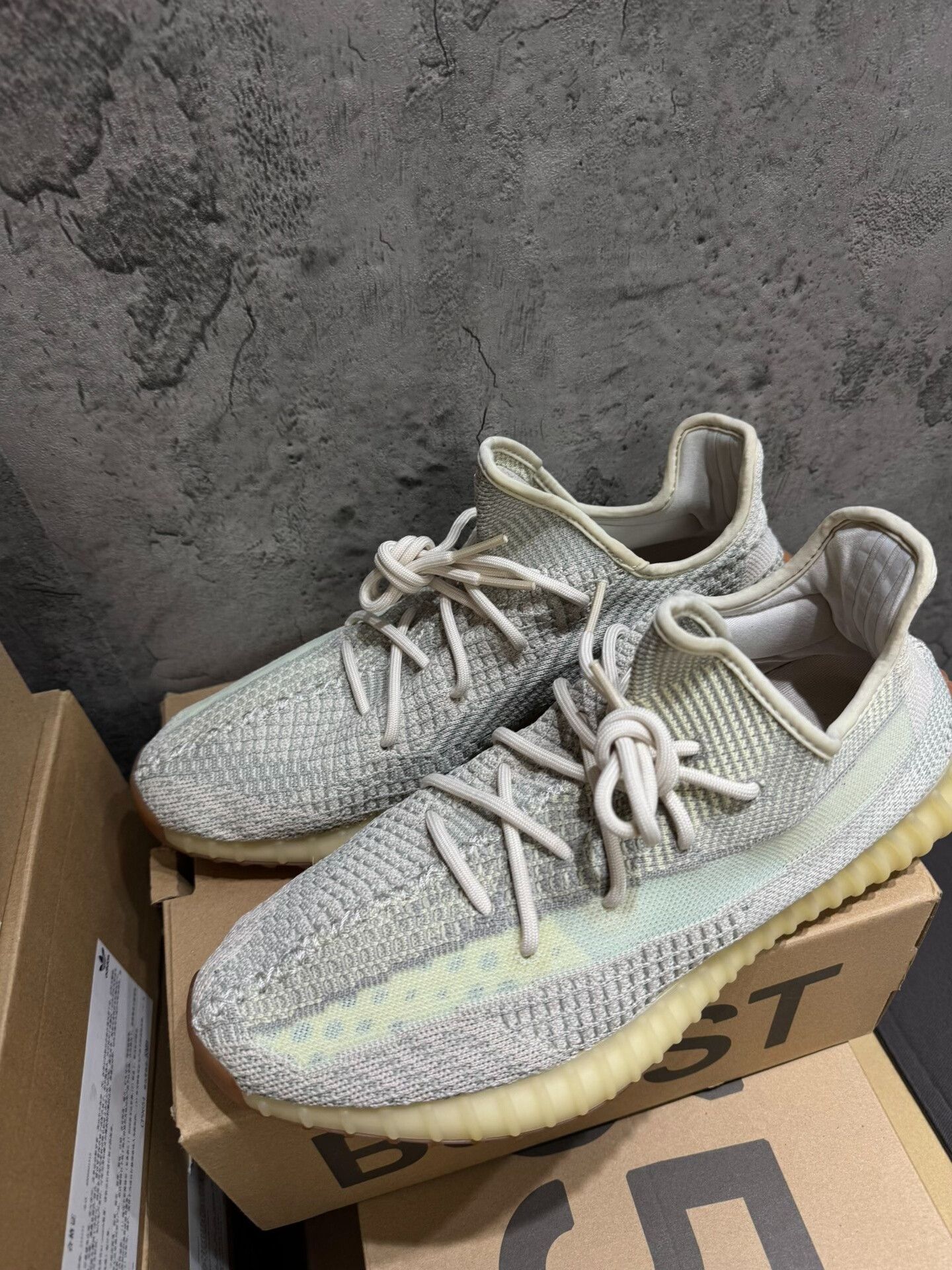 Adidas Adidas YEEZY350 Pink Lowtop Sneakers 35 Men Size US 5 / EU 37 - 3 Thumbnail