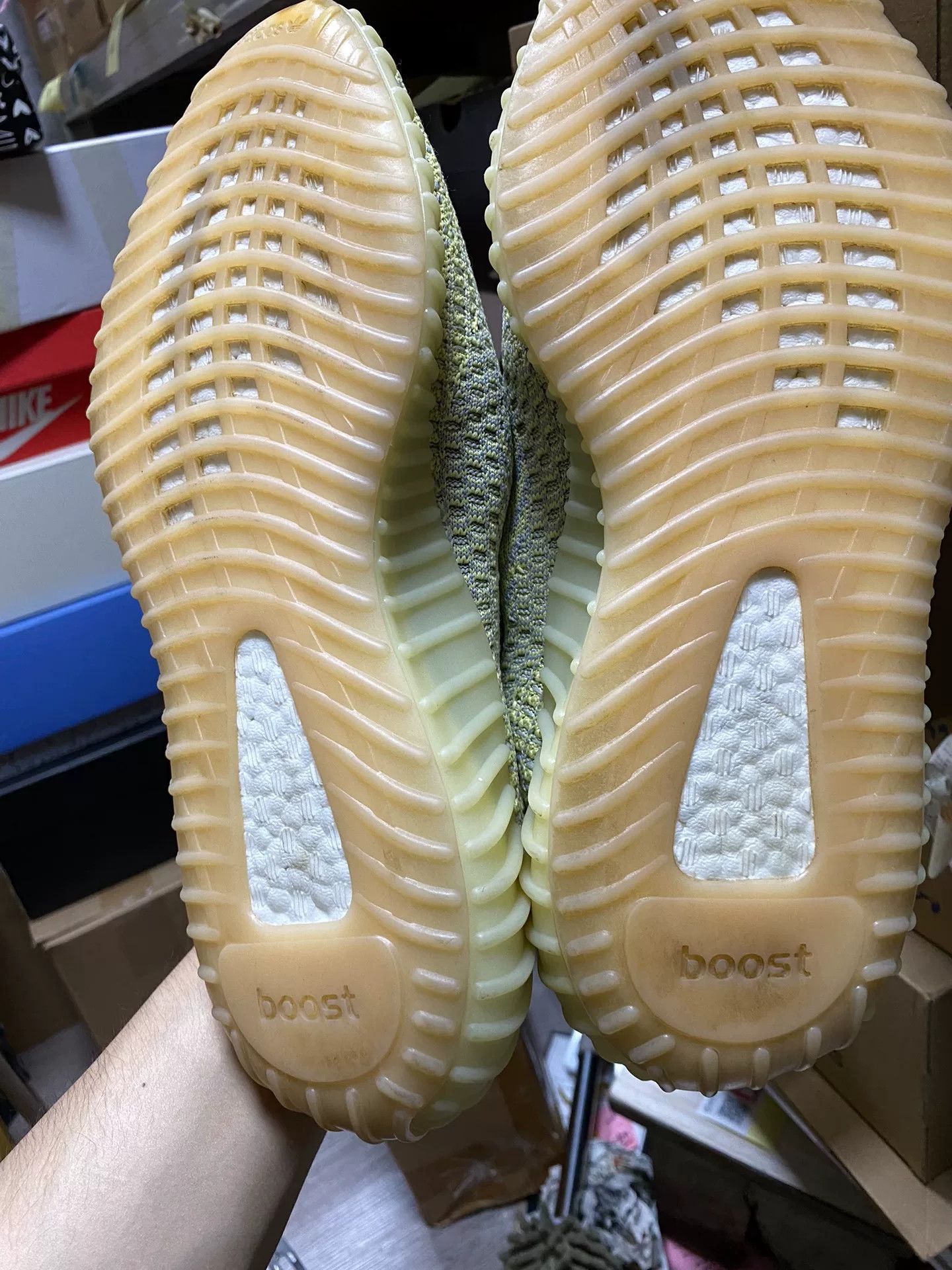 Yeezy Yeezy Yellow Lowtop Sneakers 42 Men Size US 9 / EU 42 - 7 Thumbnail