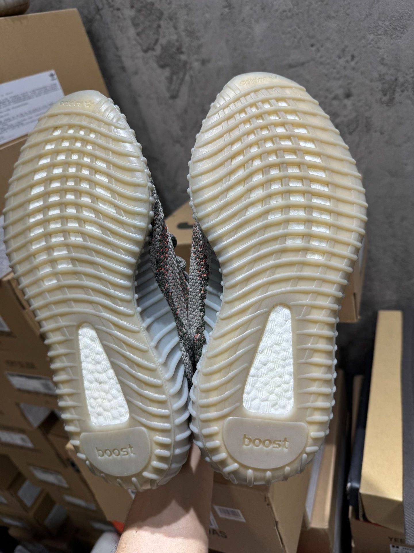 Adidas Adidas YEEZY350 Gray Lowtop Sneakers 40 Men Size US 7.5 / EU 40-41 - 3 Thumbnail