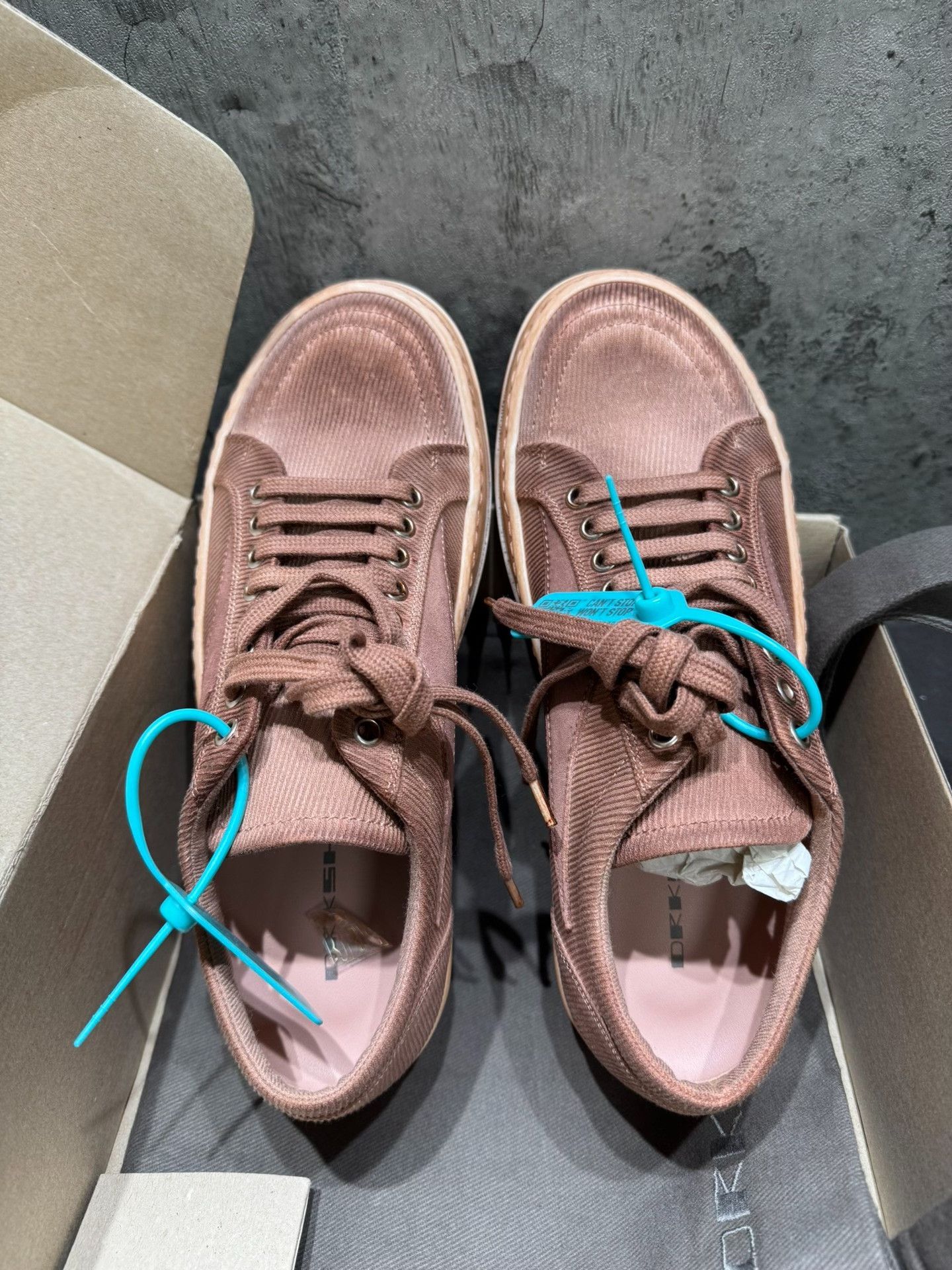 Rick Owens Rick Owens Pink Lowtop Sneakers 41 Men Size US 8.5 / EU 41-42 - 2 Thumbnail
