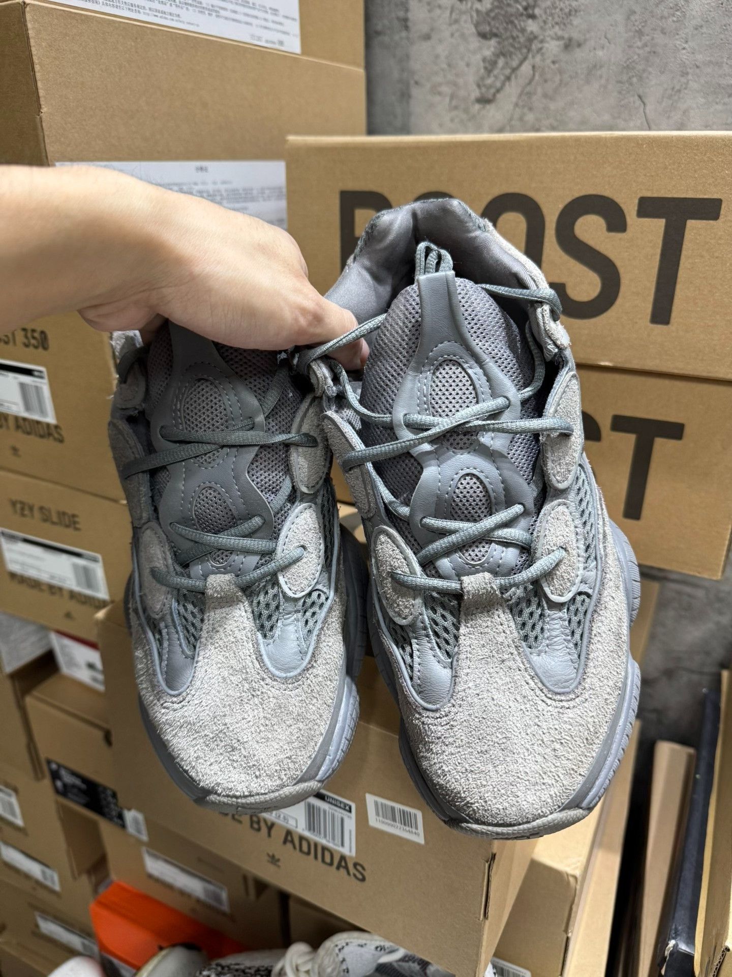 Yeezy Yeezy Gray Lowtop Sneakers 42 Men Size US 9 / EU 42 - 9 Thumbnail
