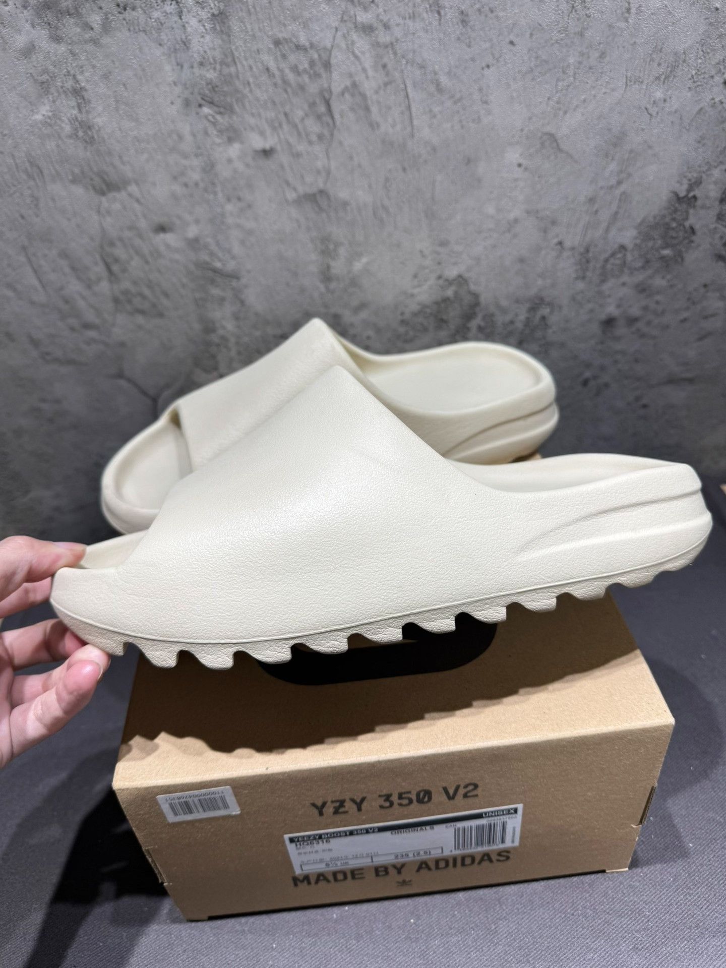 Yeezy Yeezy White Lowtop Sneakers 42 Men Size US 9 / EU 42 - 6 Thumbnail
