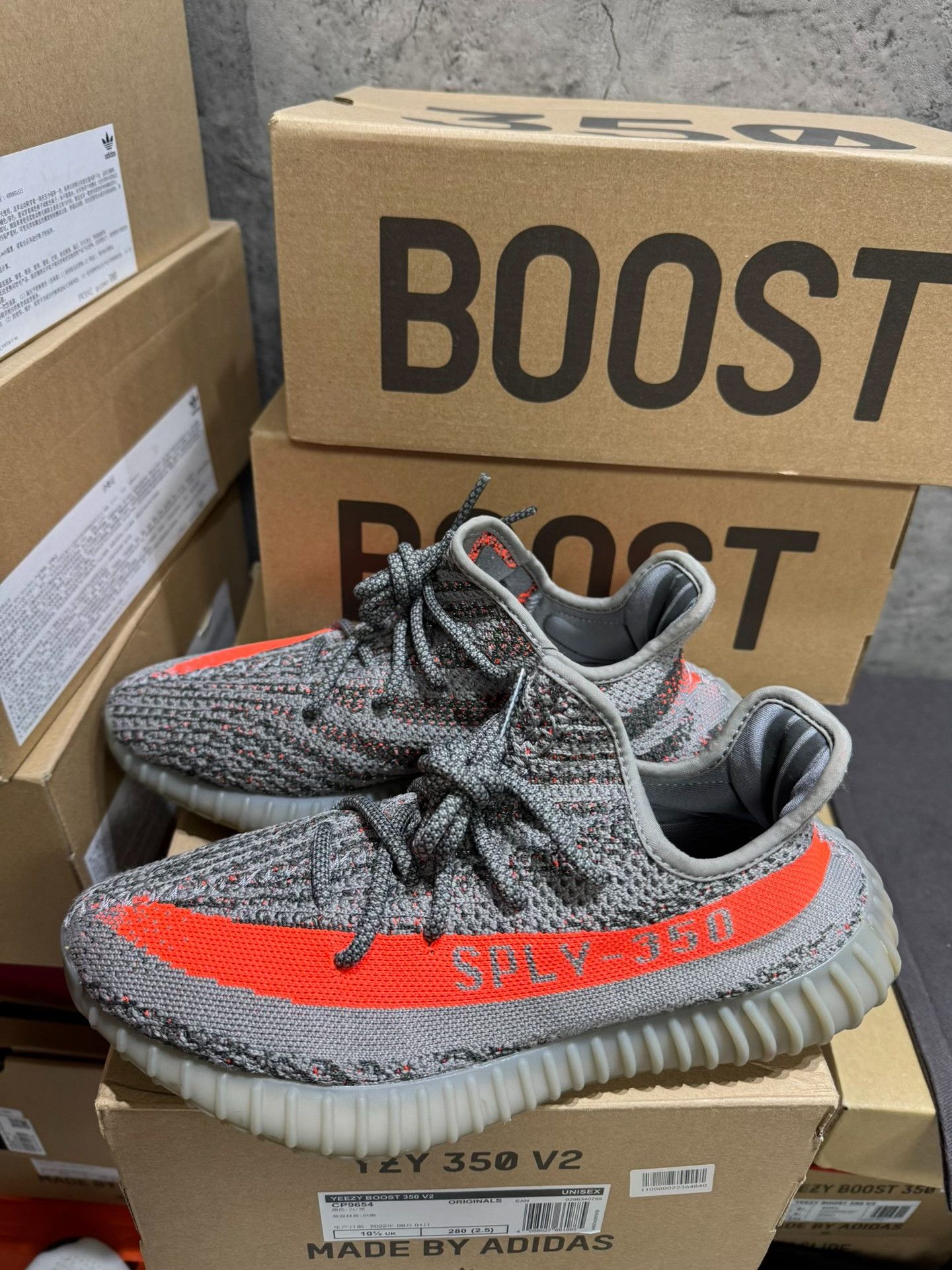 Adidas Adidas YEEZY350 Gray Lowtop Sneakers 40 Men Size US 7.5 / EU 40-41 - 2 Thumbnail