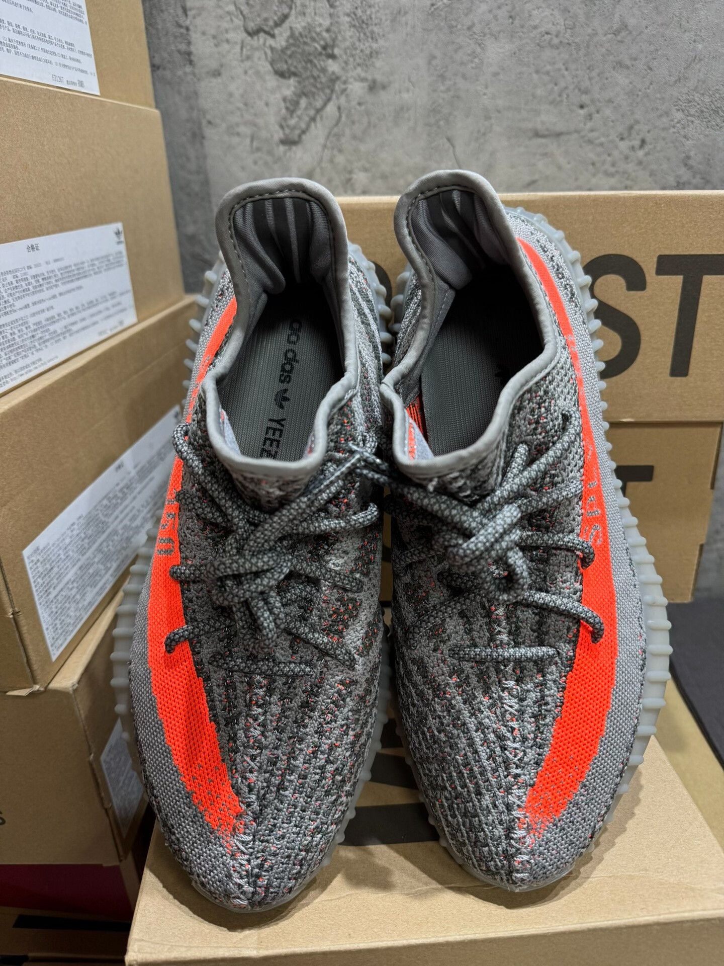 Adidas Adidas YEEZY350 Gray Lowtop Sneakers 9.5 Men Size US 9.5 / EU 42-43 - 8 Thumbnail