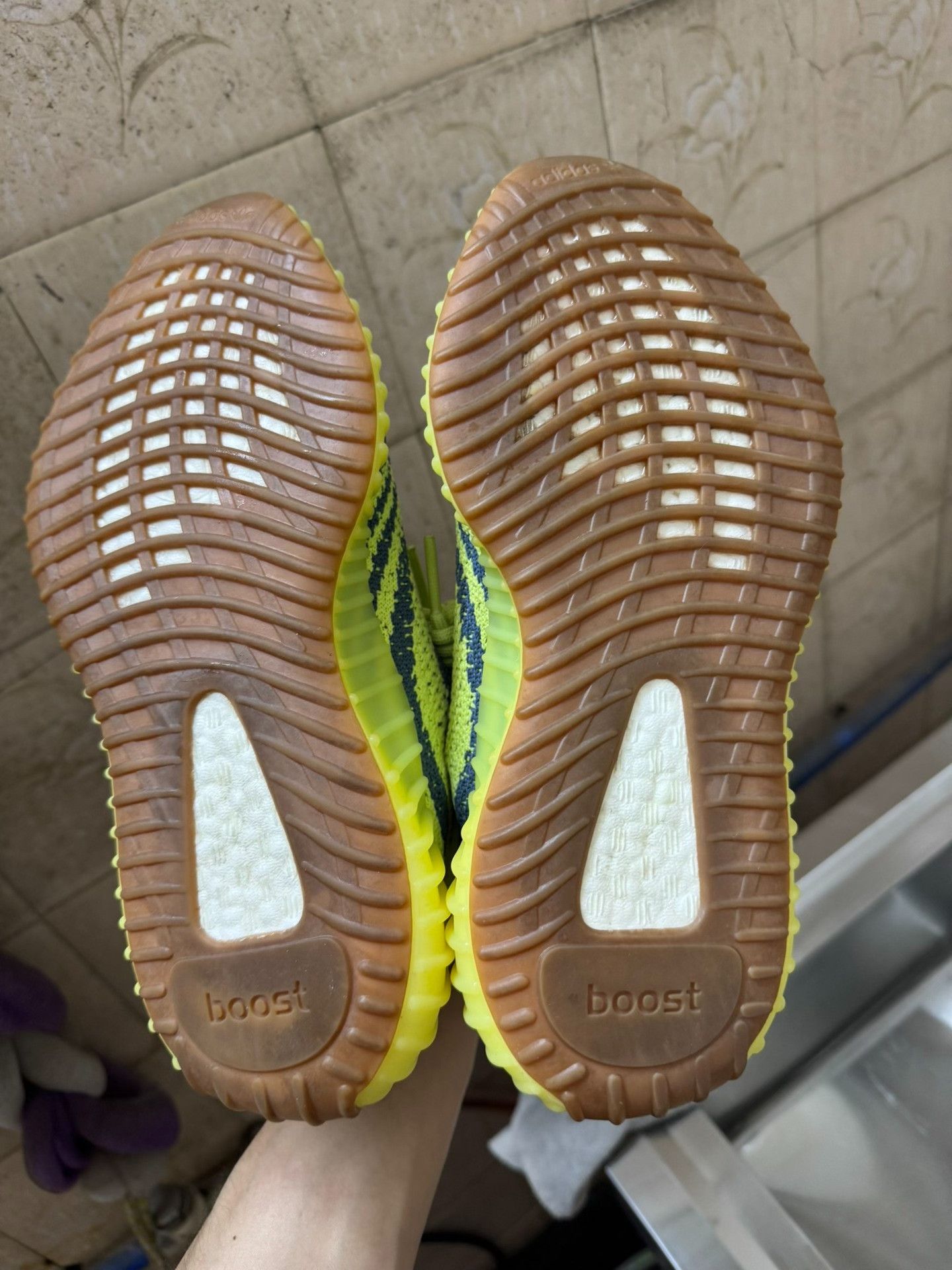 Adidas Adidas YEEZY350 Yellow Lowtop Sneakers 37 Men Size US 5 / EU 37 - 4 Thumbnail