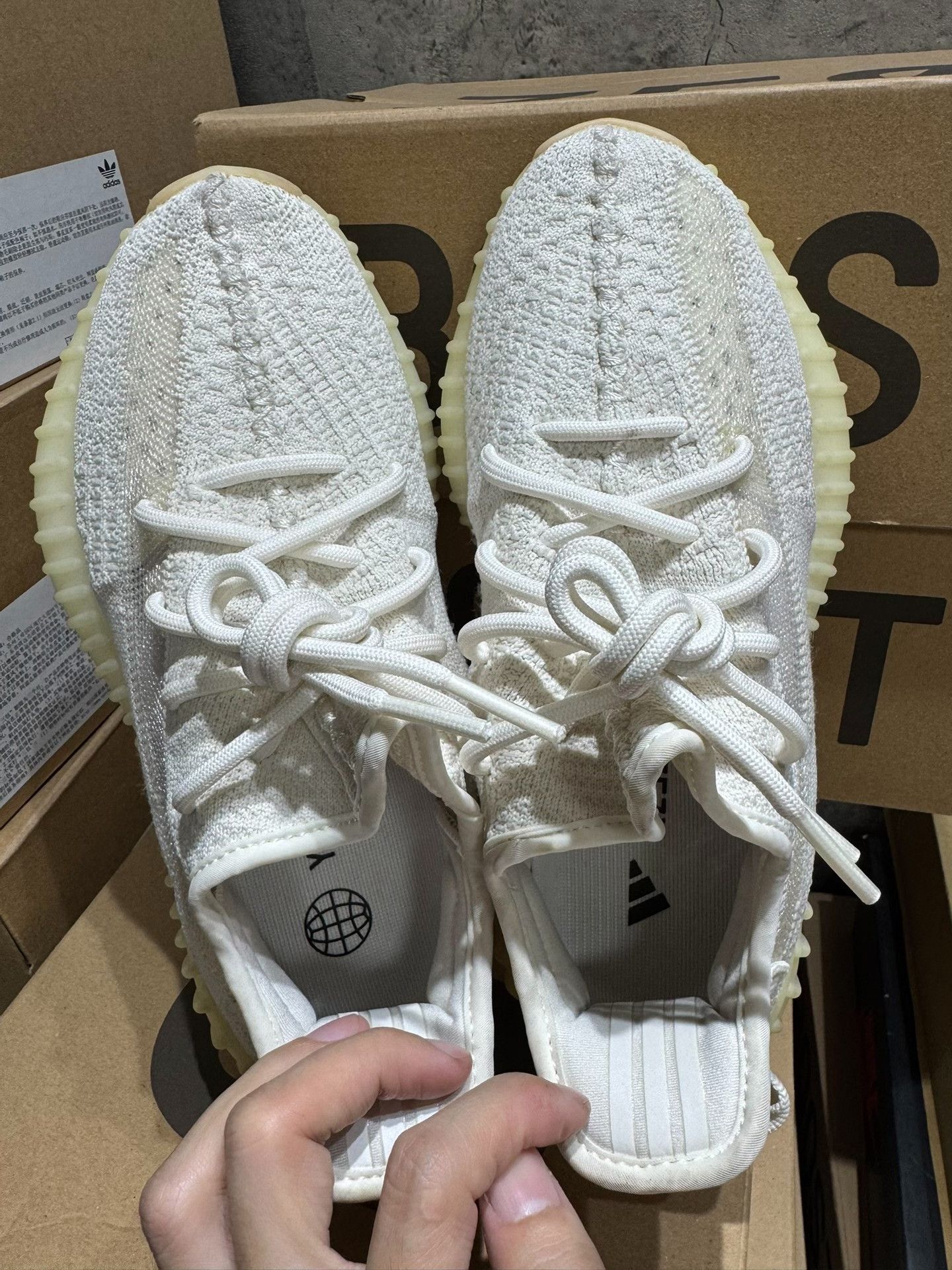 Adidas Adidas YEEZY350 White Lowtop Sneakers 35 Men Size US 5 / EU 37 - 4 Thumbnail