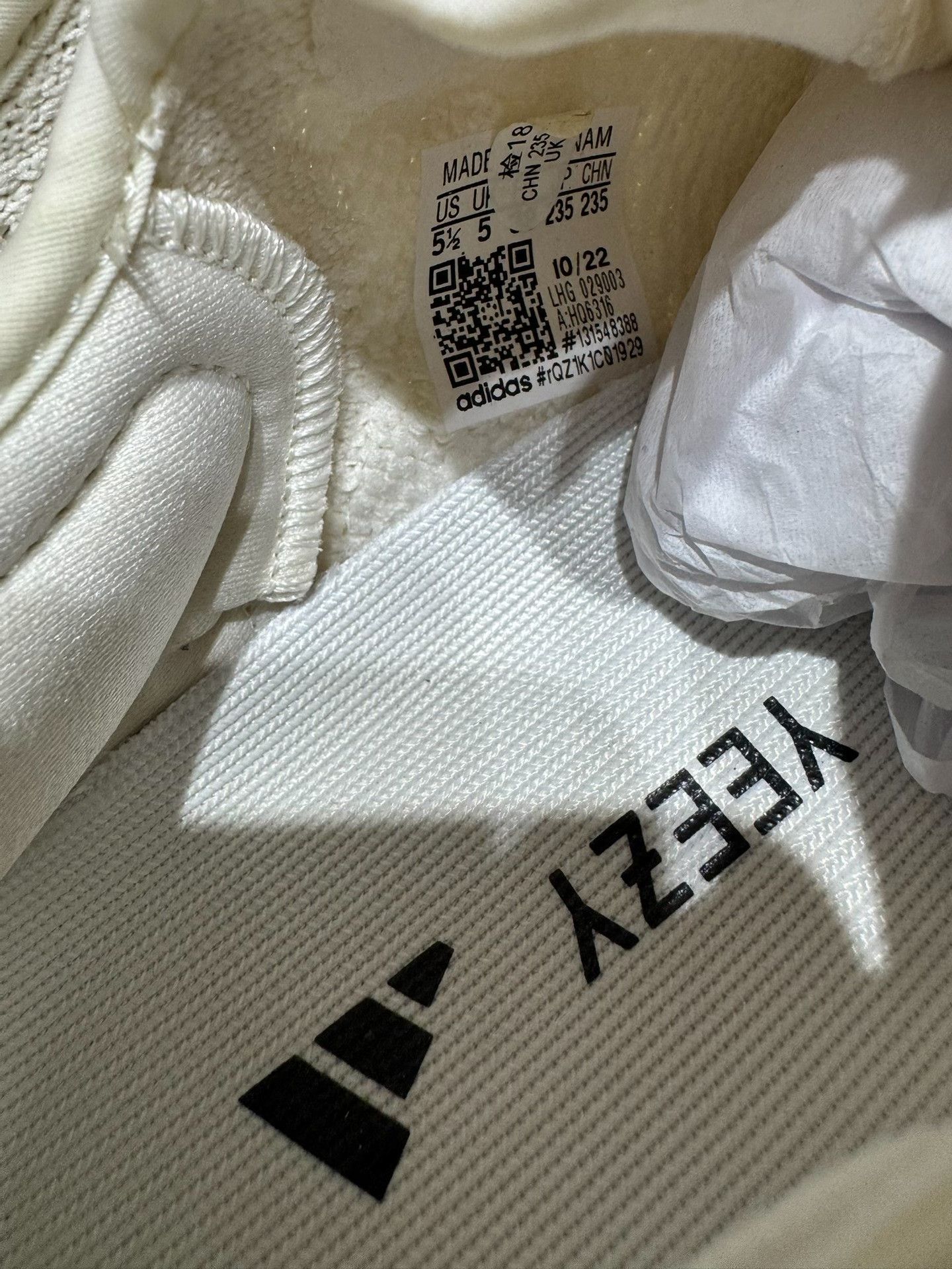 Adidas Adidas YEEZY350 White Lowtop Sneakers 35 Men Size US 5 / EU 37 - 5 Thumbnail