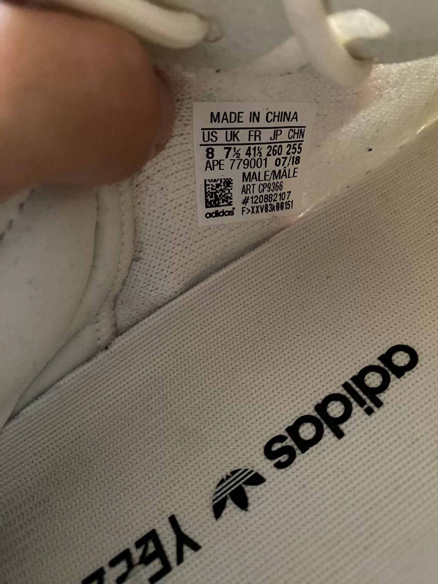Adidas Adidas YEEZY350 White Lowtop Sneakers 41 Men Size US 8.5 / EU 41-42 - 6 Thumbnail