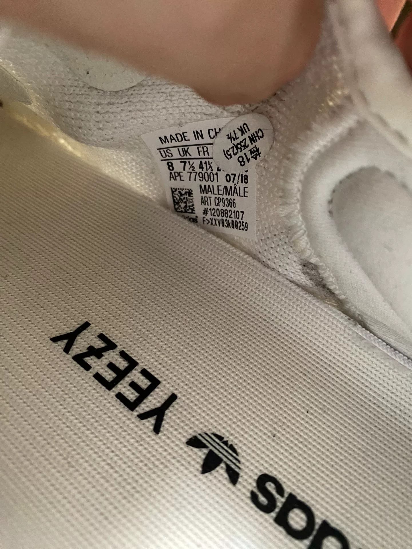 Adidas Adidas YEEZY350 White Lowtop Sneakers 41 Men Size US 8.5 / EU 41-42 - 7 Thumbnail