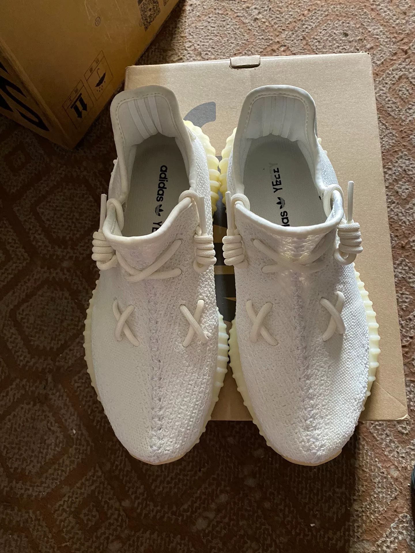 Adidas Adidas YEEZY350 White Lowtop Sneakers 41 Men Size US 8.5 / EU 41-42 - 8 Thumbnail