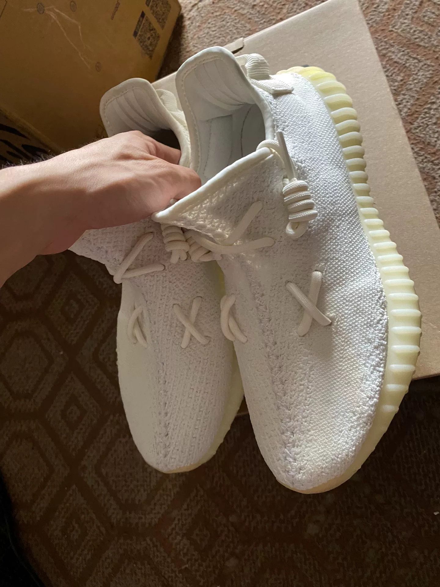Adidas Adidas YEEZY350 White Lowtop Sneakers 41 Men Size US 8.5 / EU 41-42 - 9 Thumbnail