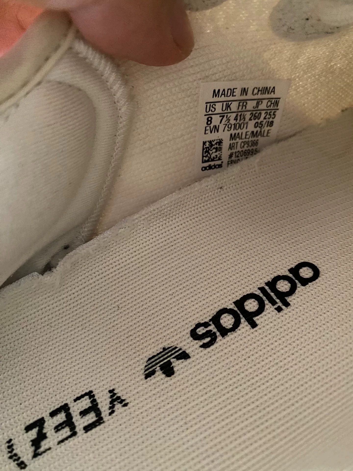Adidas Adidas YEEZY350 White Lowtop Sneakers 41 Men Size US 8.5 / EU 41-42 - 7 Thumbnail