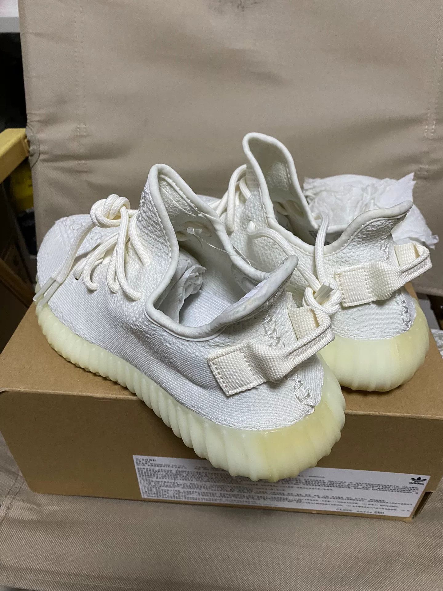 Adidas Adidas YEEZY350 White Lowtop Sneakers 41 Men Size US 8.5 / EU 41-42 - 6 Thumbnail