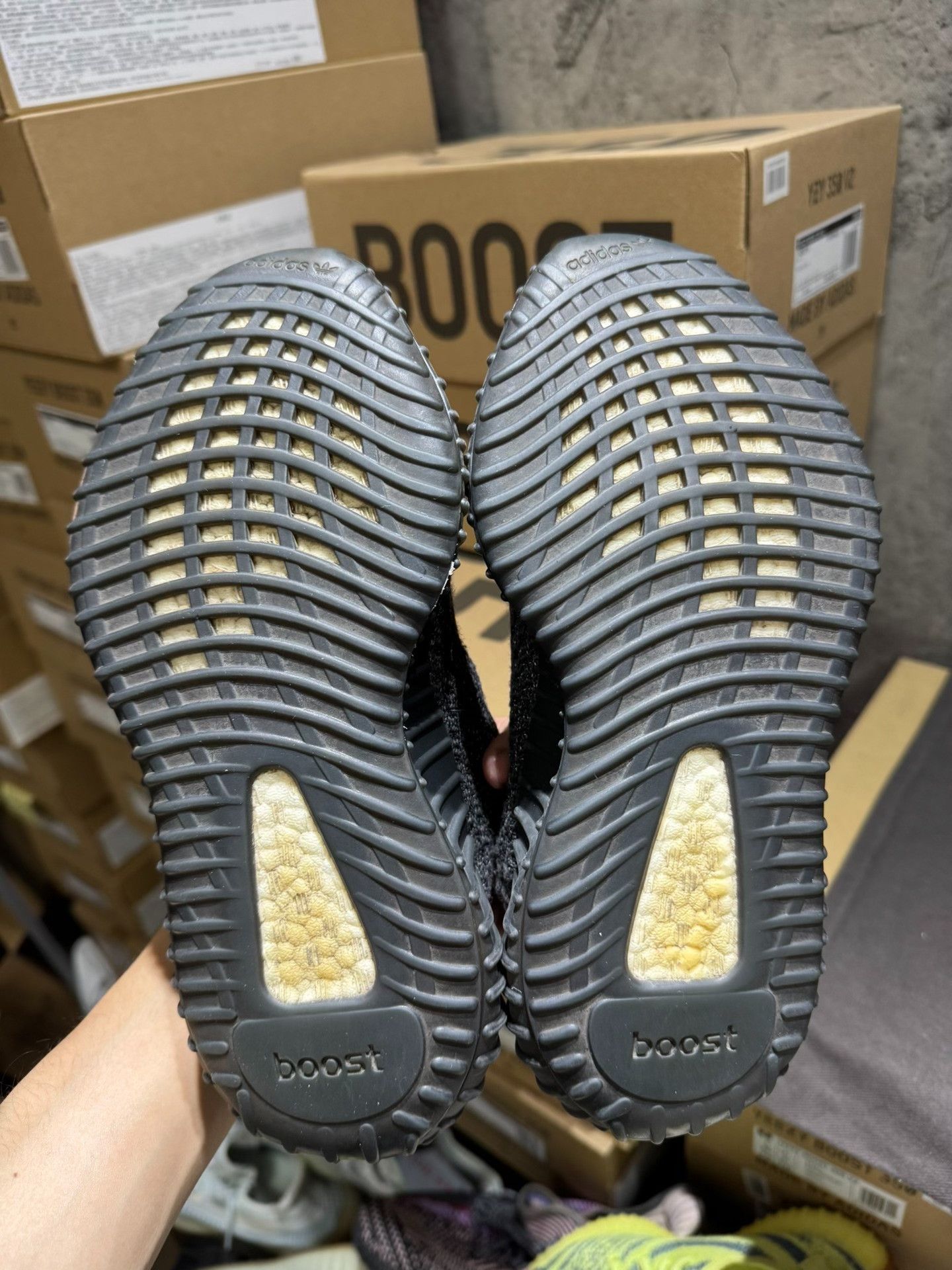 Yeezy Yeezy Black Lowtop Sneakers 36 Men Size US 5 / EU 37 - 8 Thumbnail