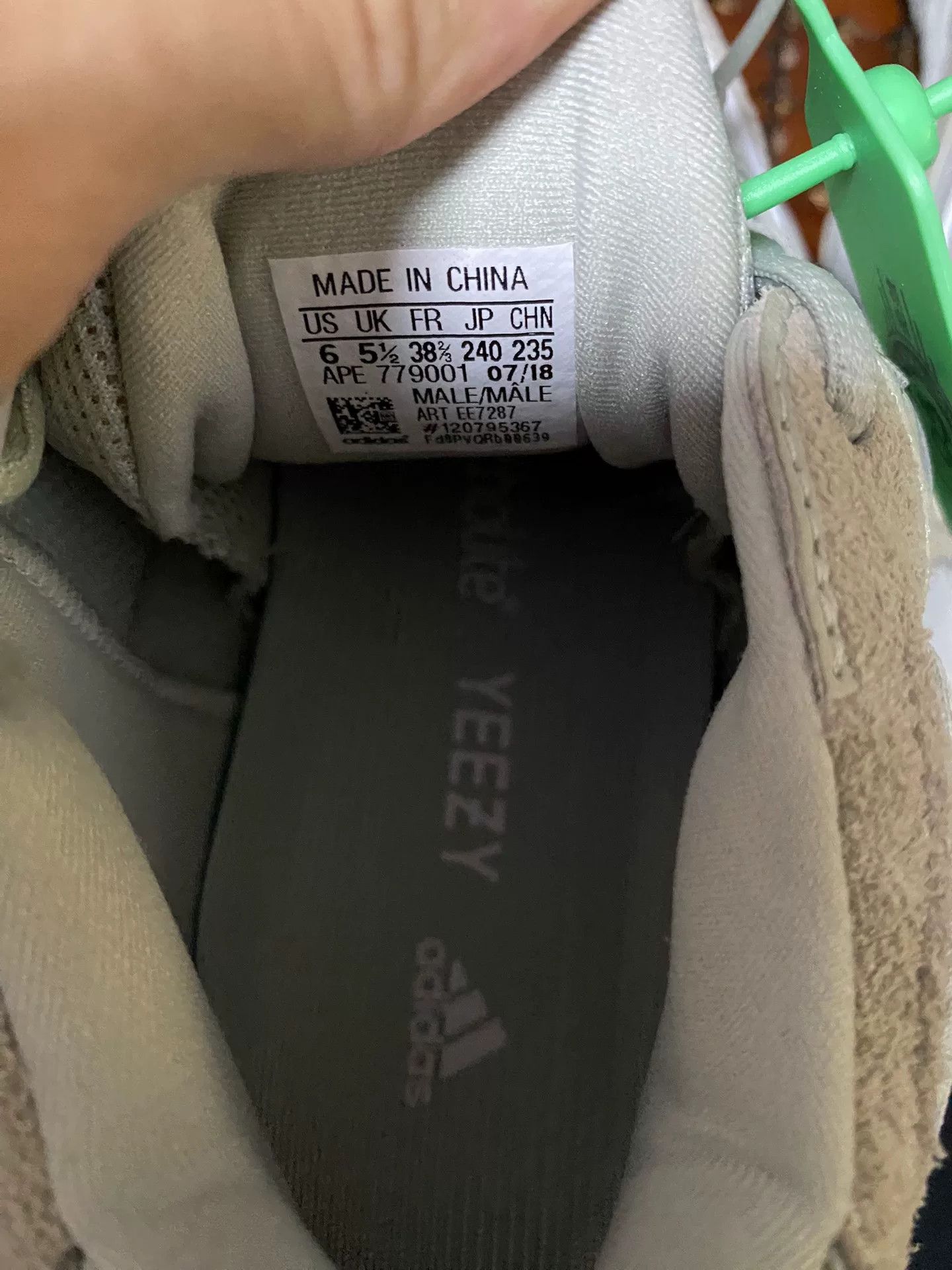 Yeezy Yeezy White Lowtop Sneakers 38 Men Size US 6 / EU 39 - 7 Thumbnail