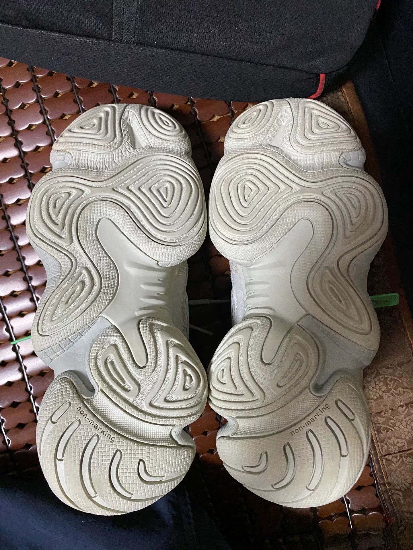 Yeezy Yeezy White Lowtop Sneakers 38 Men Size US 6 / EU 39 - 8 Thumbnail