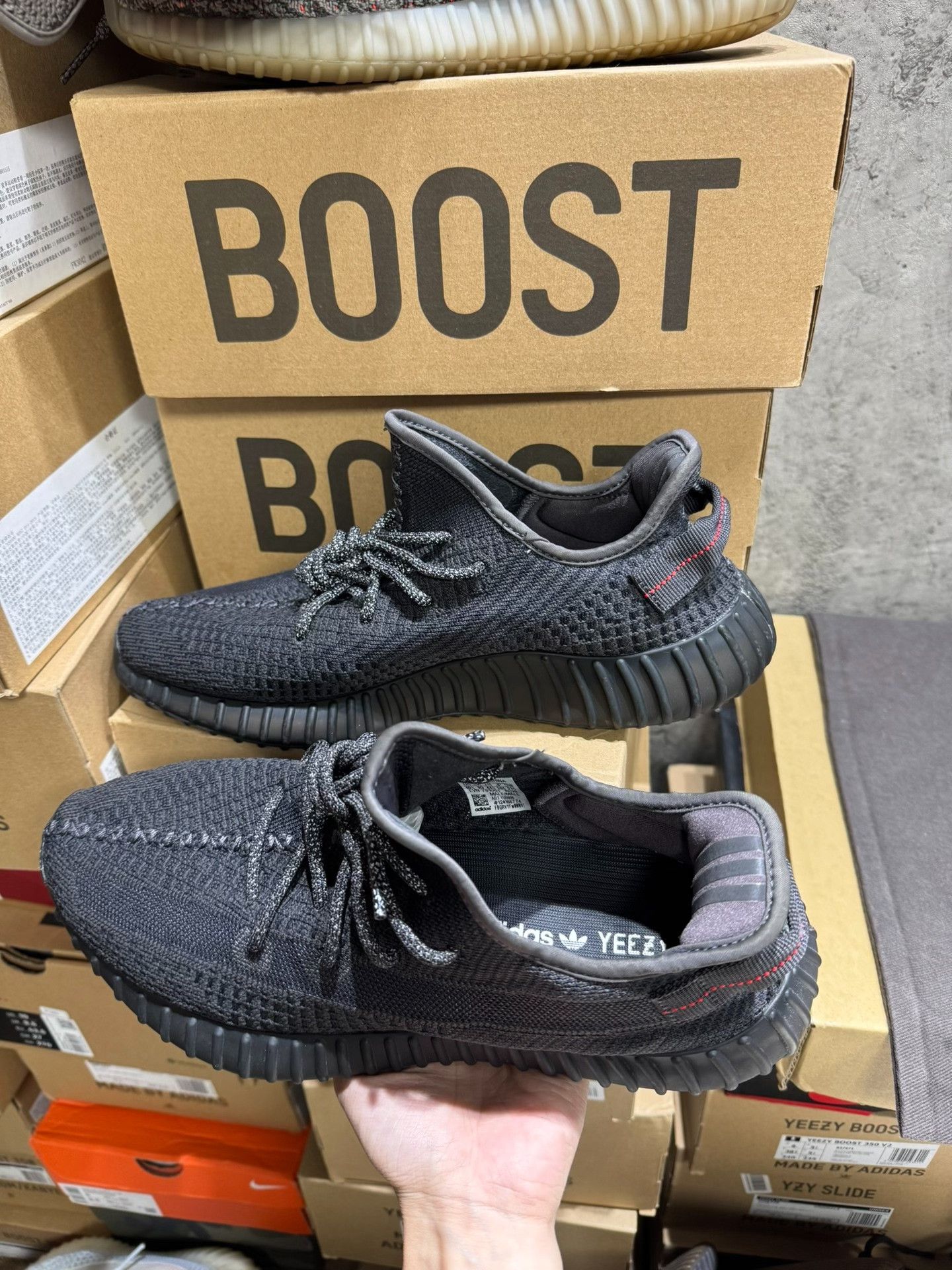 Adidas Adidas YEEZY350 Black Lowtop Sneakers 10 Men Size US 10 / EU 43 - 4 Thumbnail