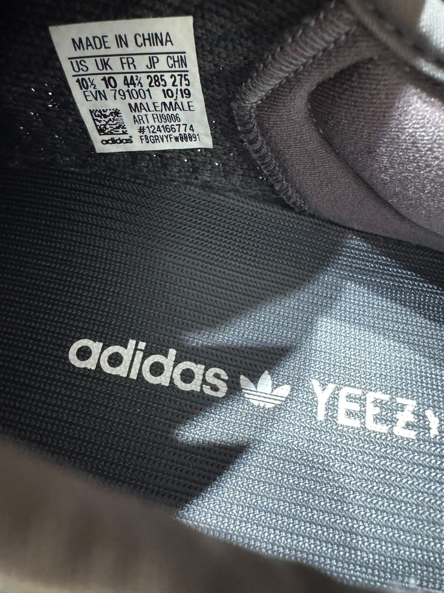 Adidas Adidas YEEZY350 Black Lowtop Sneakers 10 Men Size US 10 / EU 43 - 7 Thumbnail