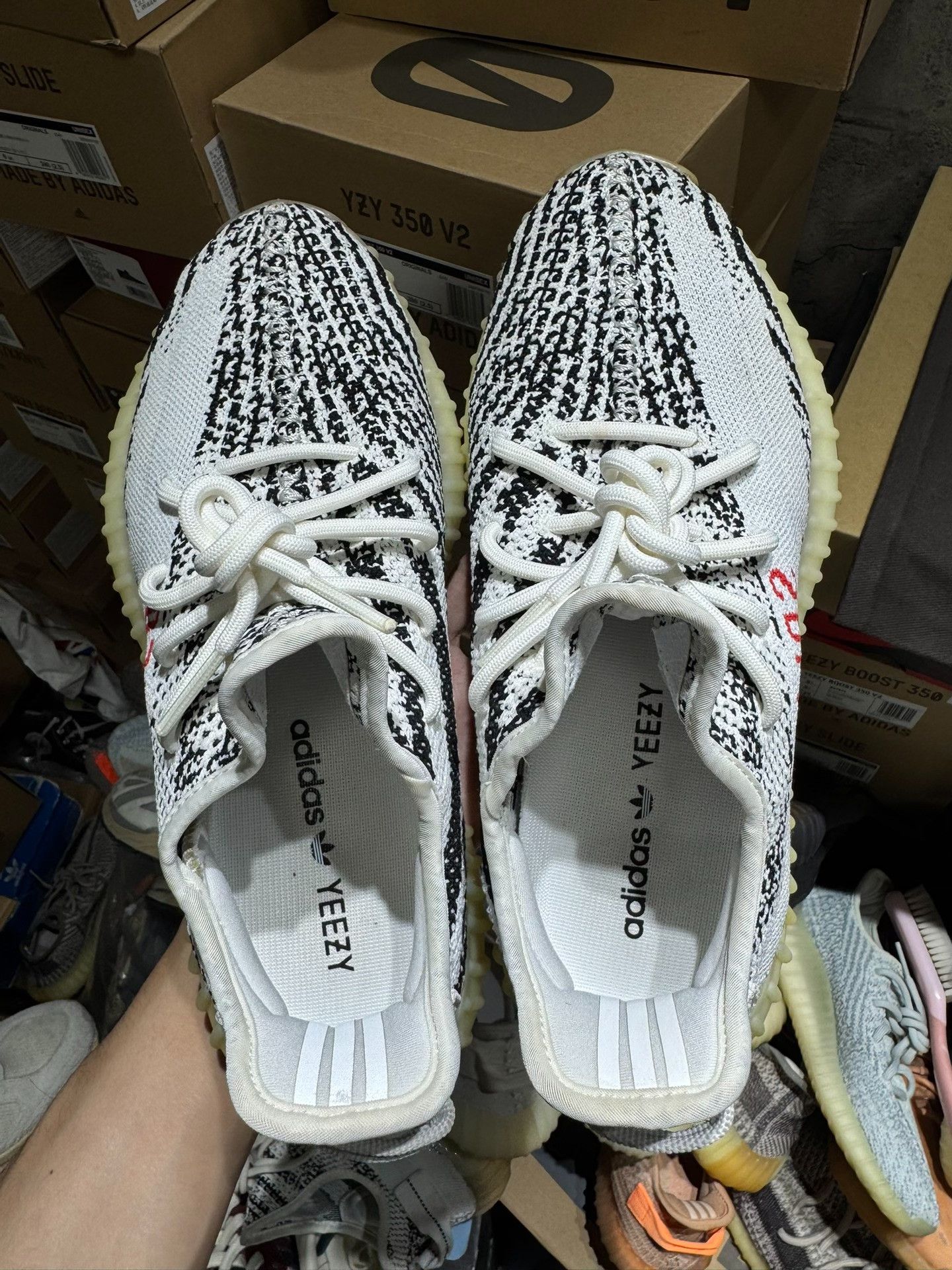 Adidas Adidas YEEZY350 White Lowtop Sneakers 41 Men Size US 8.5 / EU 41-42 - 6 Thumbnail