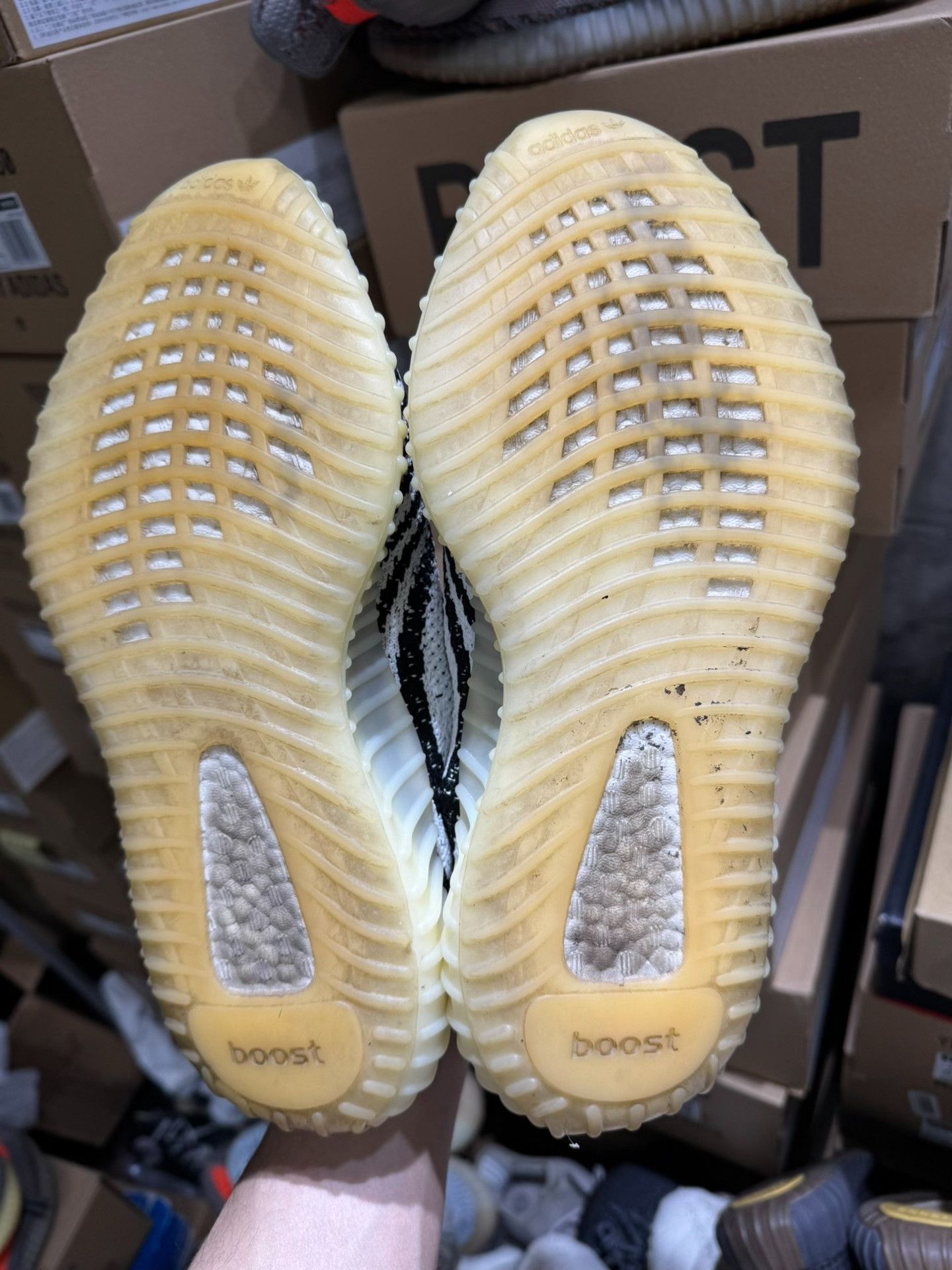 Adidas Adidas YEEZY350 White Lowtop Sneakers 41 Men Size US 8.5 / EU 41-42 - 3 Thumbnail