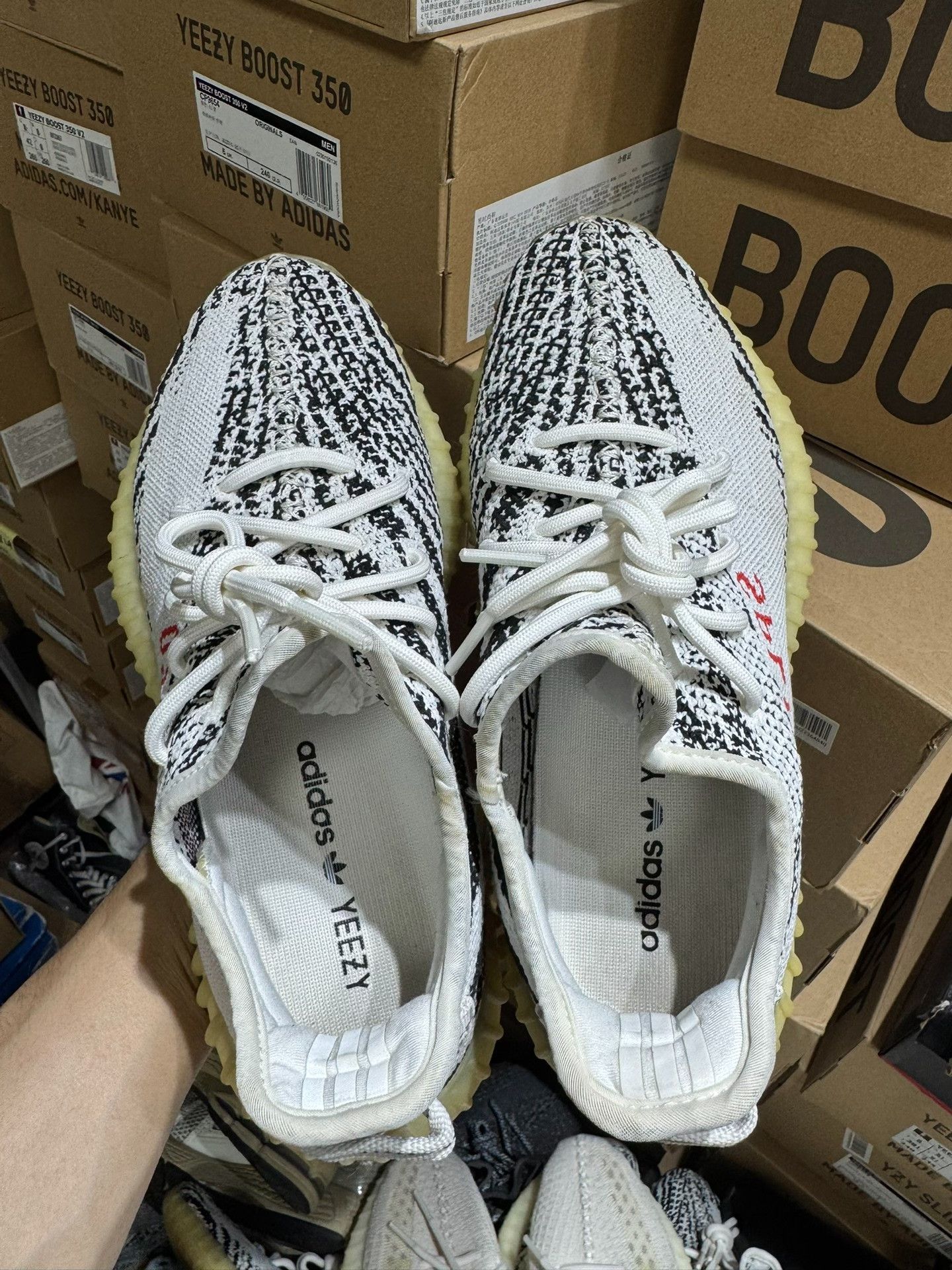 Adidas Adidas YEEZY350 White Lowtop Sneakers 41 Men Size US 8.5 / EU 41-42 - 9 Thumbnail