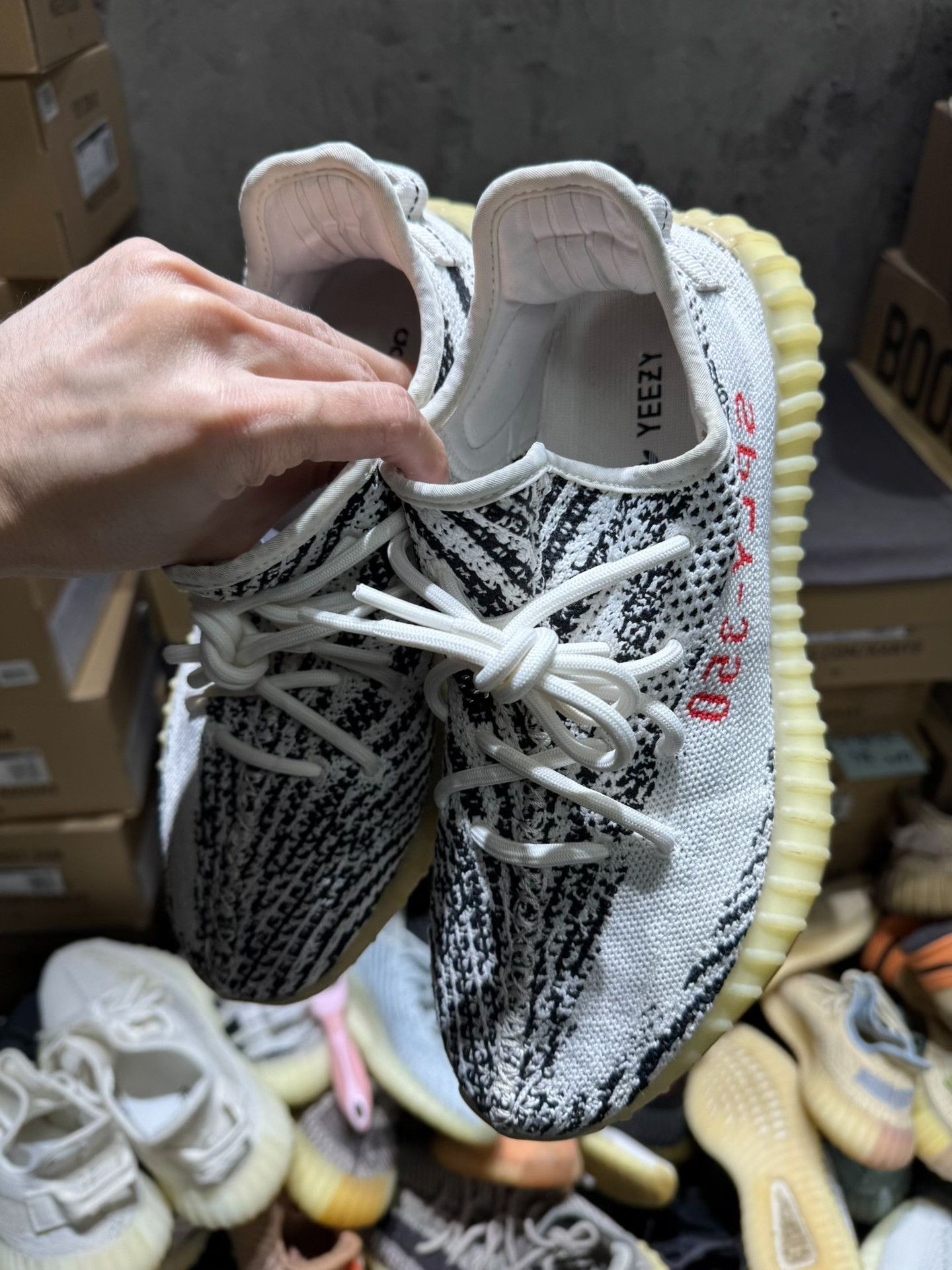 Adidas Adidas YEEZY350 White Lowtop Sneakers 41 Men Size US 8.5 / EU 41-42 - 3 Thumbnail