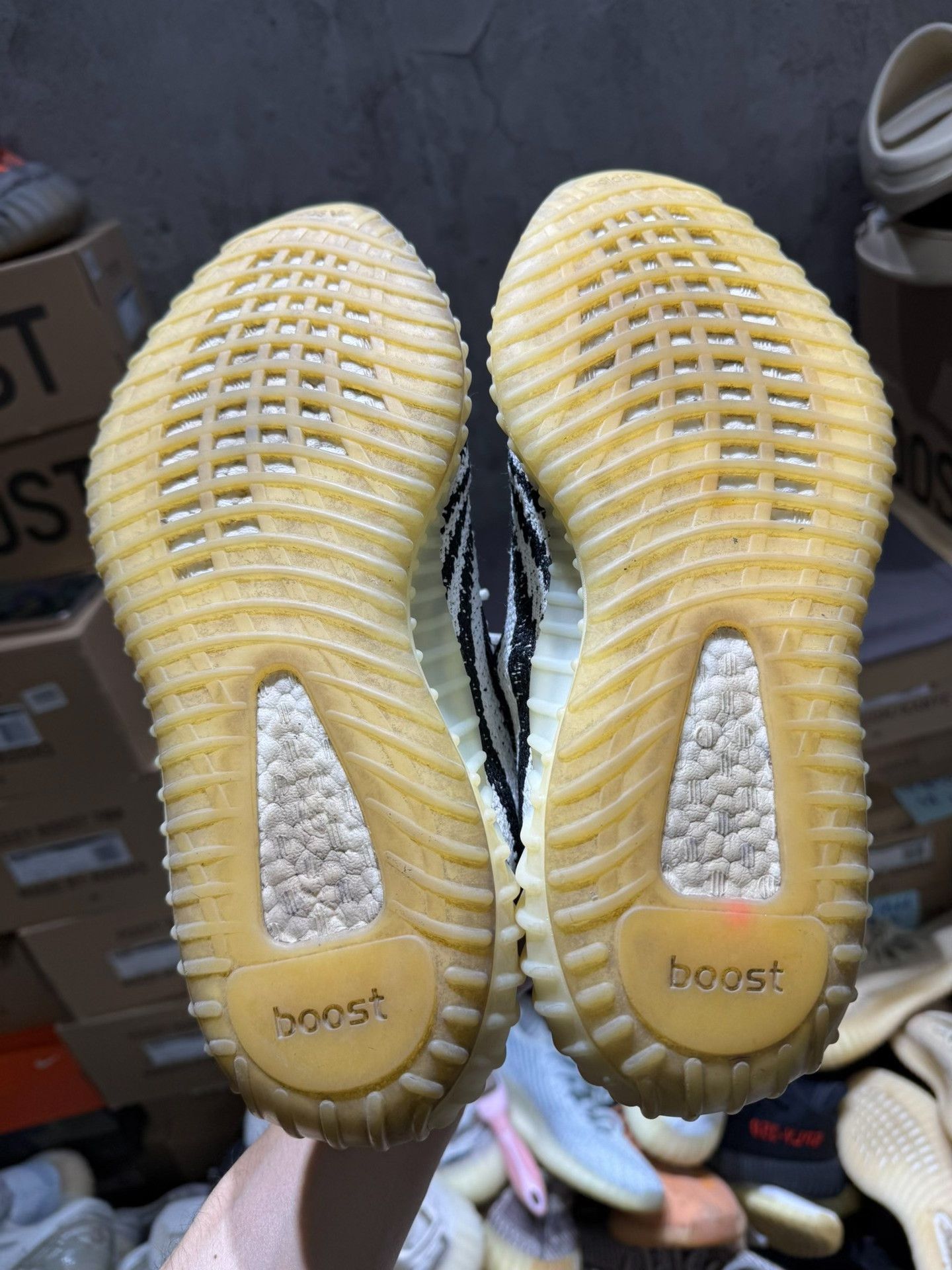 Adidas Adidas YEEZY350 White Lowtop Sneakers 41 Men Size US 8.5 / EU 41-42 - 5 Thumbnail