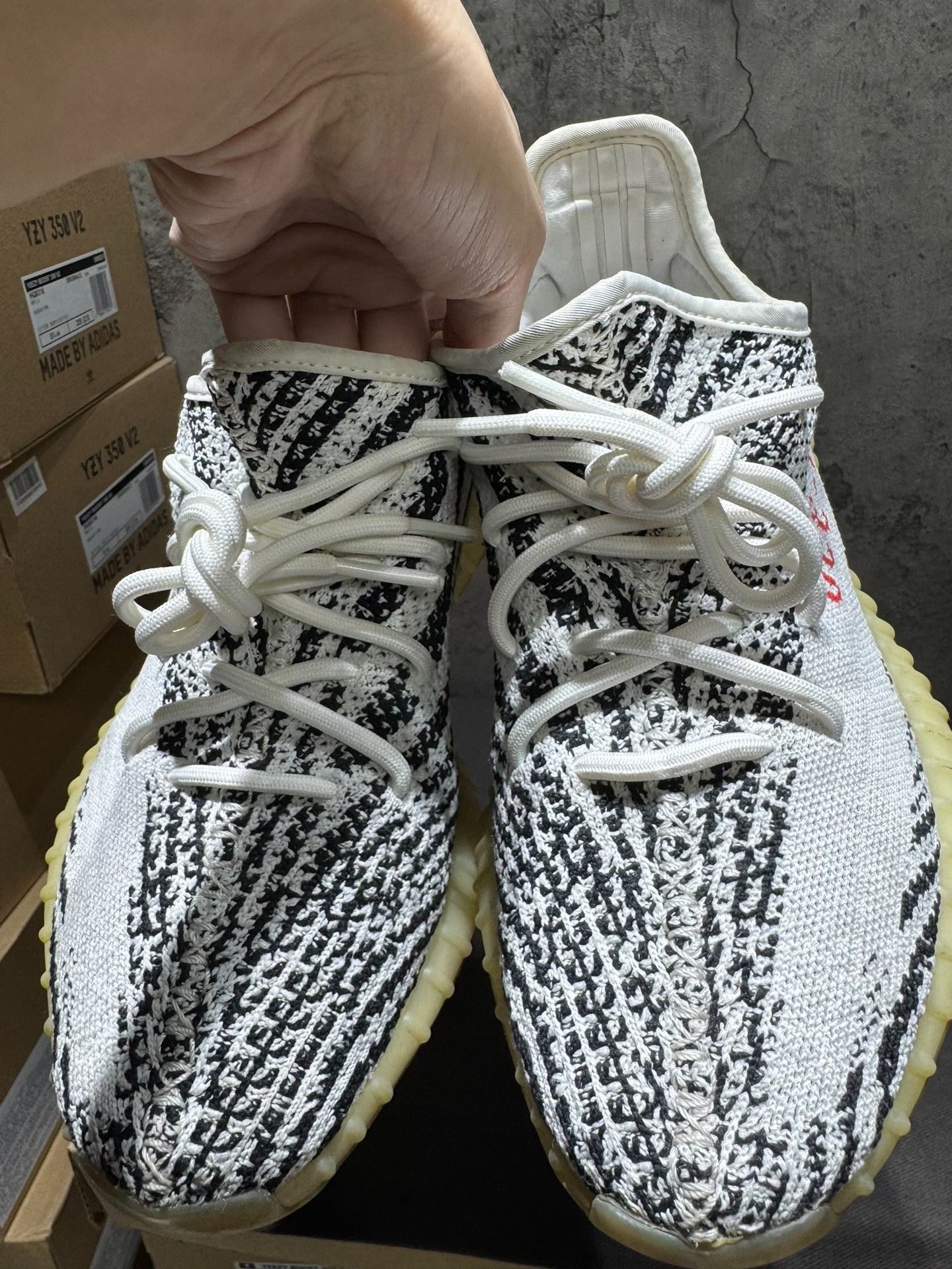 Adidas Adidas YEEZY350 White Lowtop Sneakers 41 Men Size US 8.5 / EU 41-42 - 7 Thumbnail
