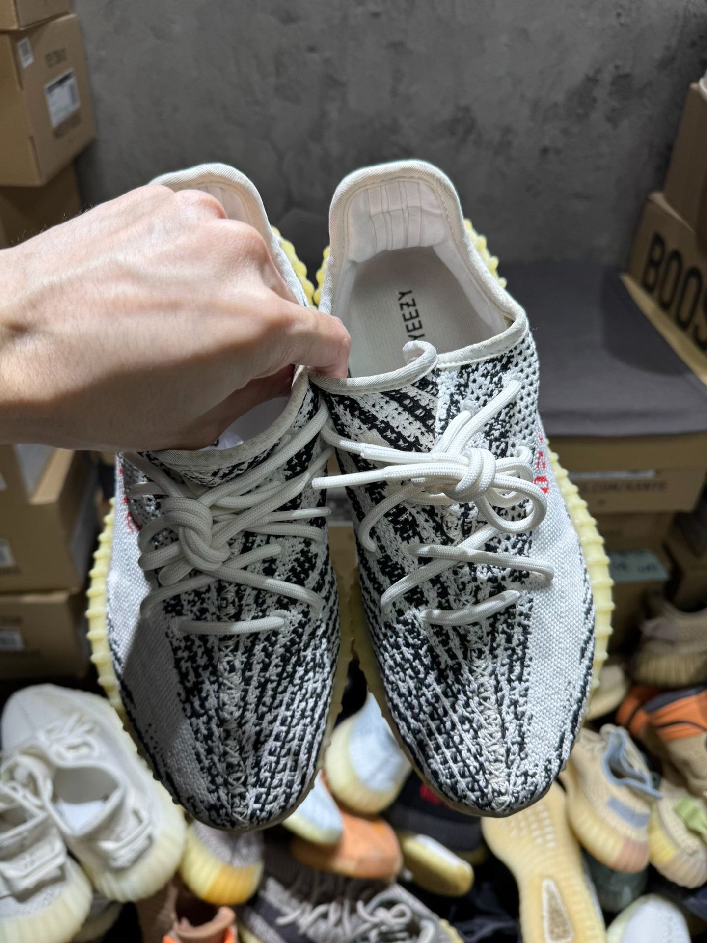 Adidas Adidas YEEZY350 White Lowtop Sneakers 41 Men Size US 8.5 / EU 41-42 - 4 Thumbnail