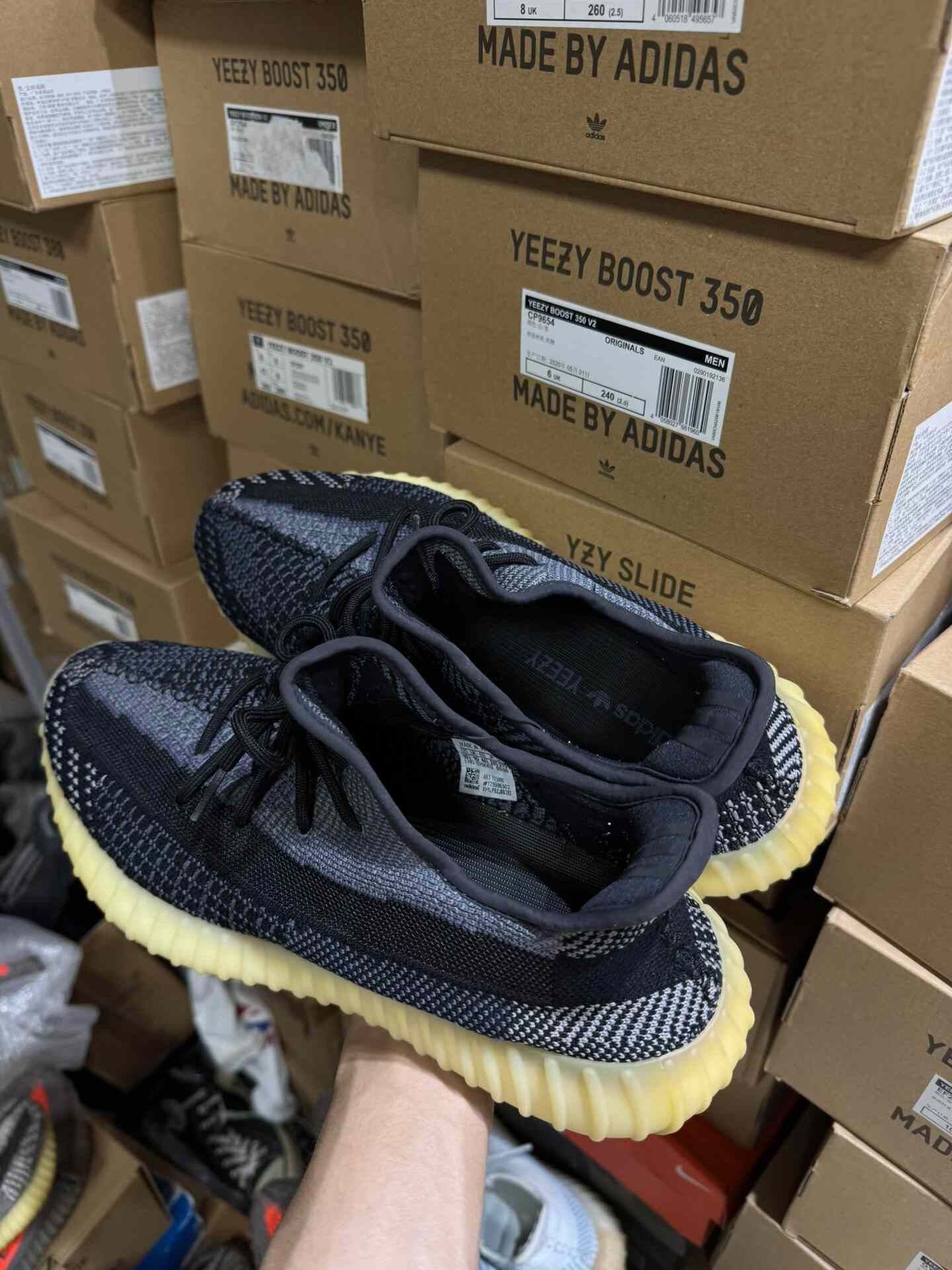 Adidas Adidas YEEZY350 Black Lowtop Sneakers 10 Men Size US 10 / EU 43 - 4 Thumbnail
