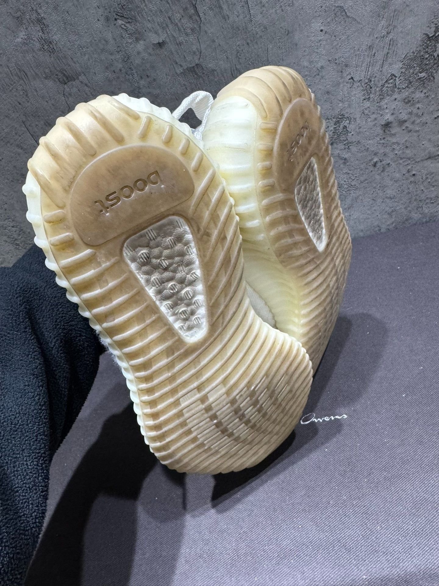 Adidas Adidas YEEZY350 White Lowtop Sneakers 10.5 Men Size US 10.5 / EU 43-44 - 7 Thumbnail