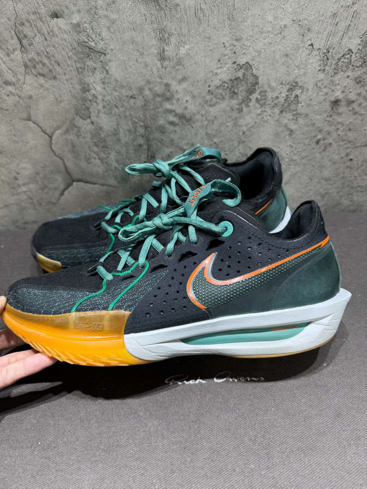 Nike Nike Basketball Multi Lowtop Sneakers 11 Men Size US 11 / EU 44 - 2 Thumbnail
