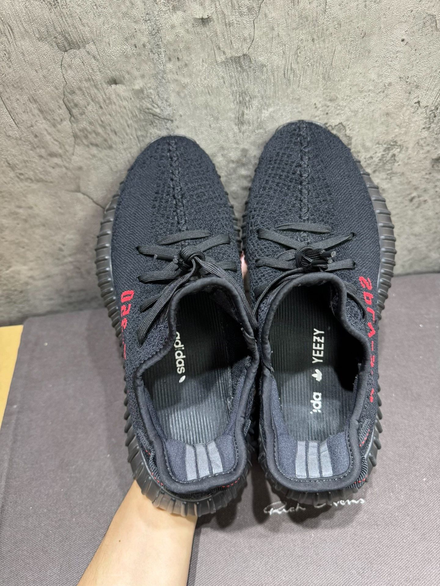 Adidas Adidas YEEZY350 Black Lowtop Sneakers 9 Men Size US 9 / EU 42 - 5 Thumbnail