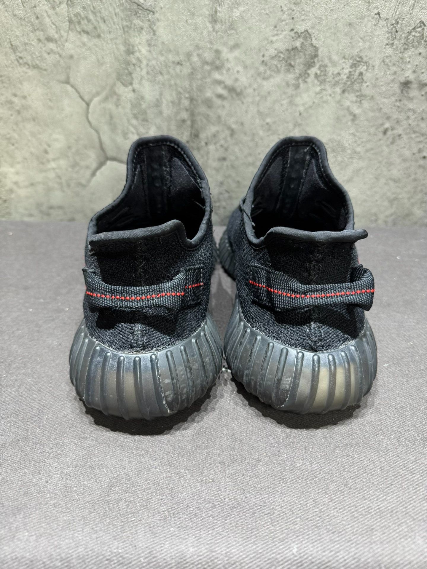 Adidas Adidas YEEZY350 Black Lowtop Sneakers 9 Men Size US 9 / EU 42 - 7 Thumbnail