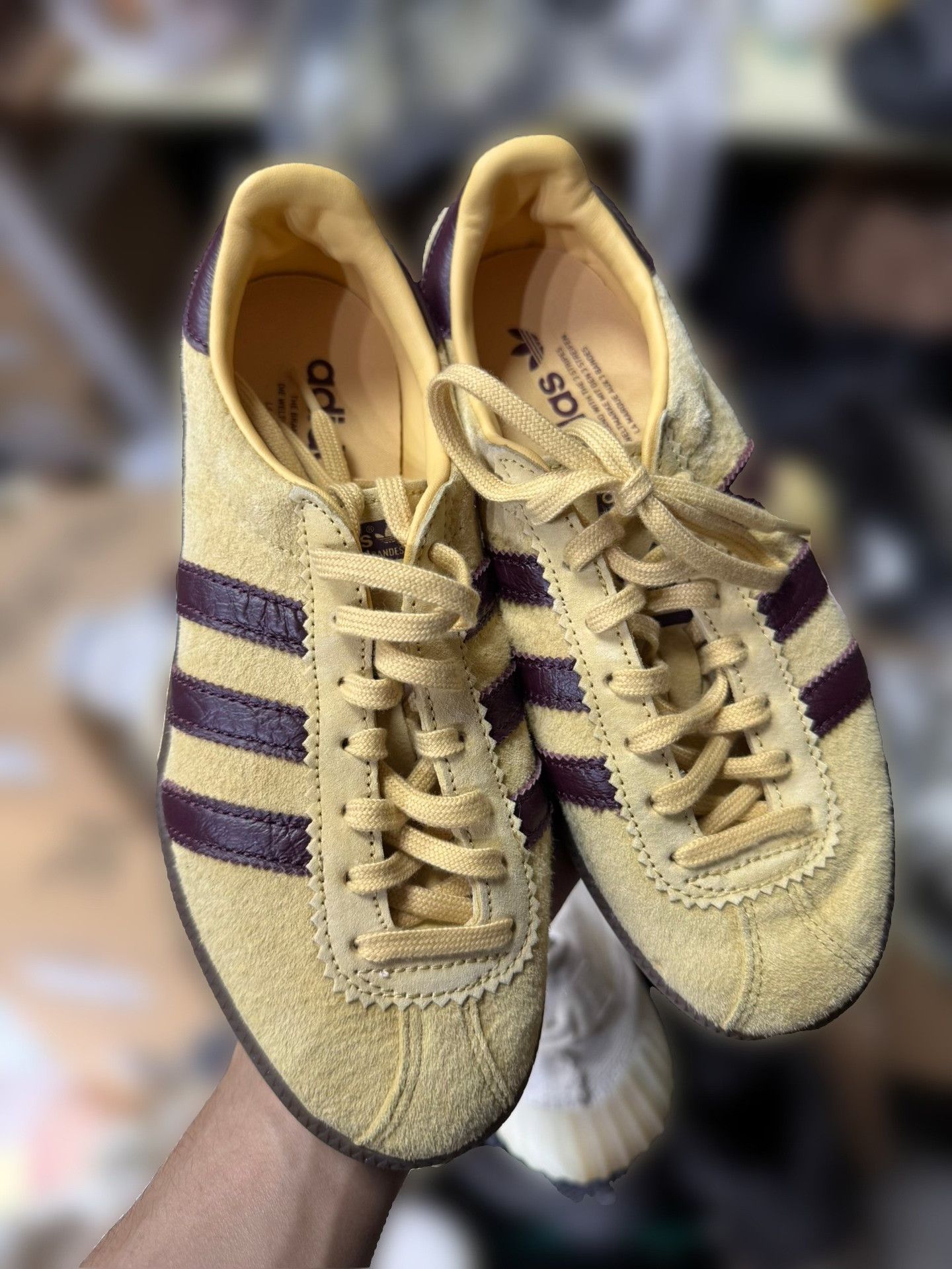 Adidas Adidas Retro Yellow Lowtop Sneakers 36 Men Size US 5 / EU 37 - 8 Thumbnail