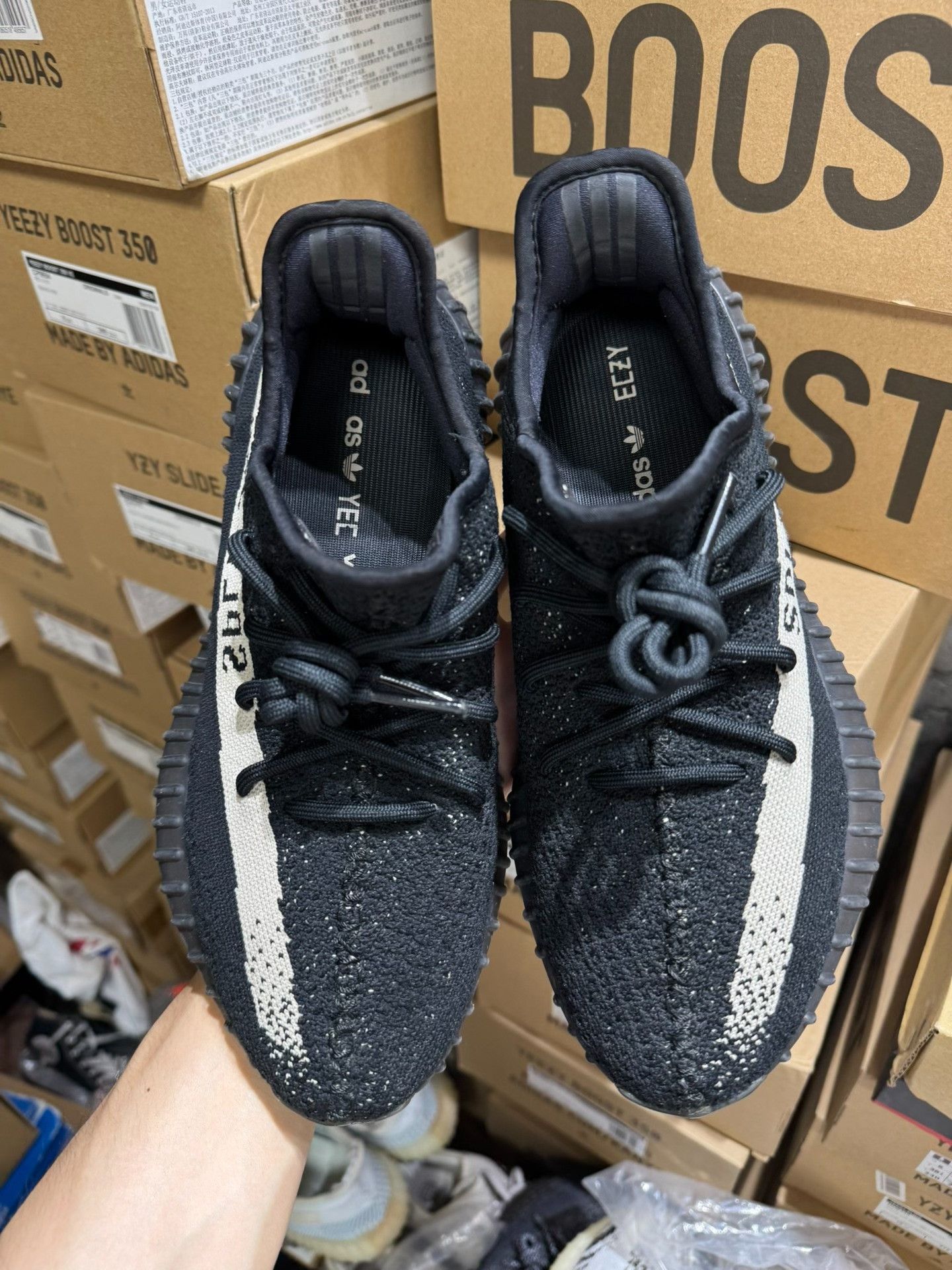 Adidas Adidas YEEZY3 Black Lowtop Sneakers 42 Men Size US 9 / EU 42 - 2 Thumbnail
