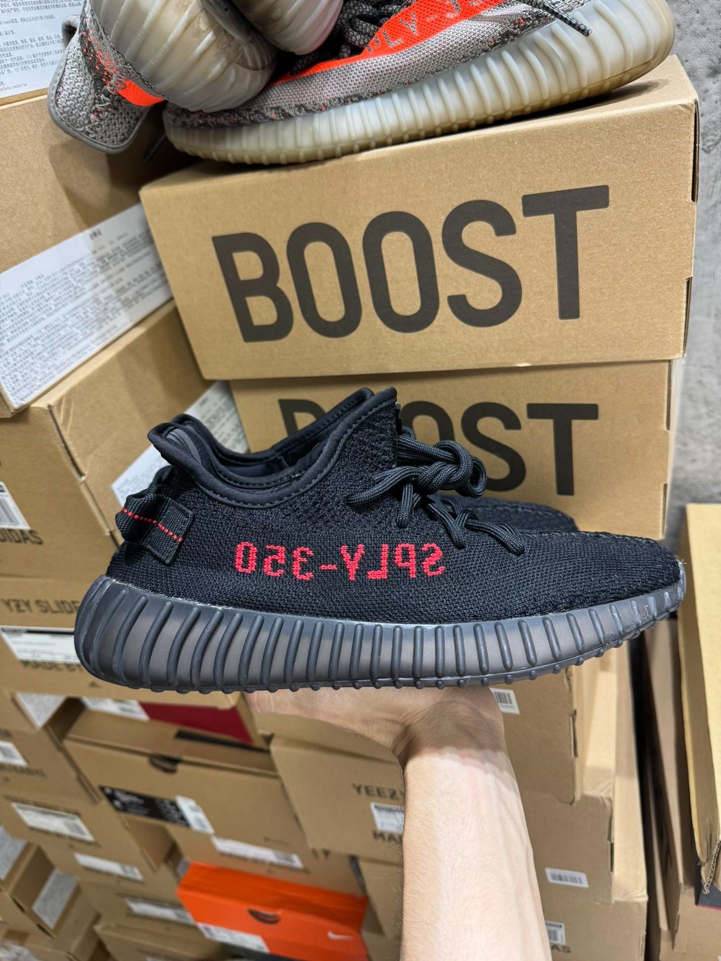 Adidas Adidas YEEZY350 Black Lowtop Sneakers 40 Men Size US 7.5 / EU 40-41 - 6 Thumbnail