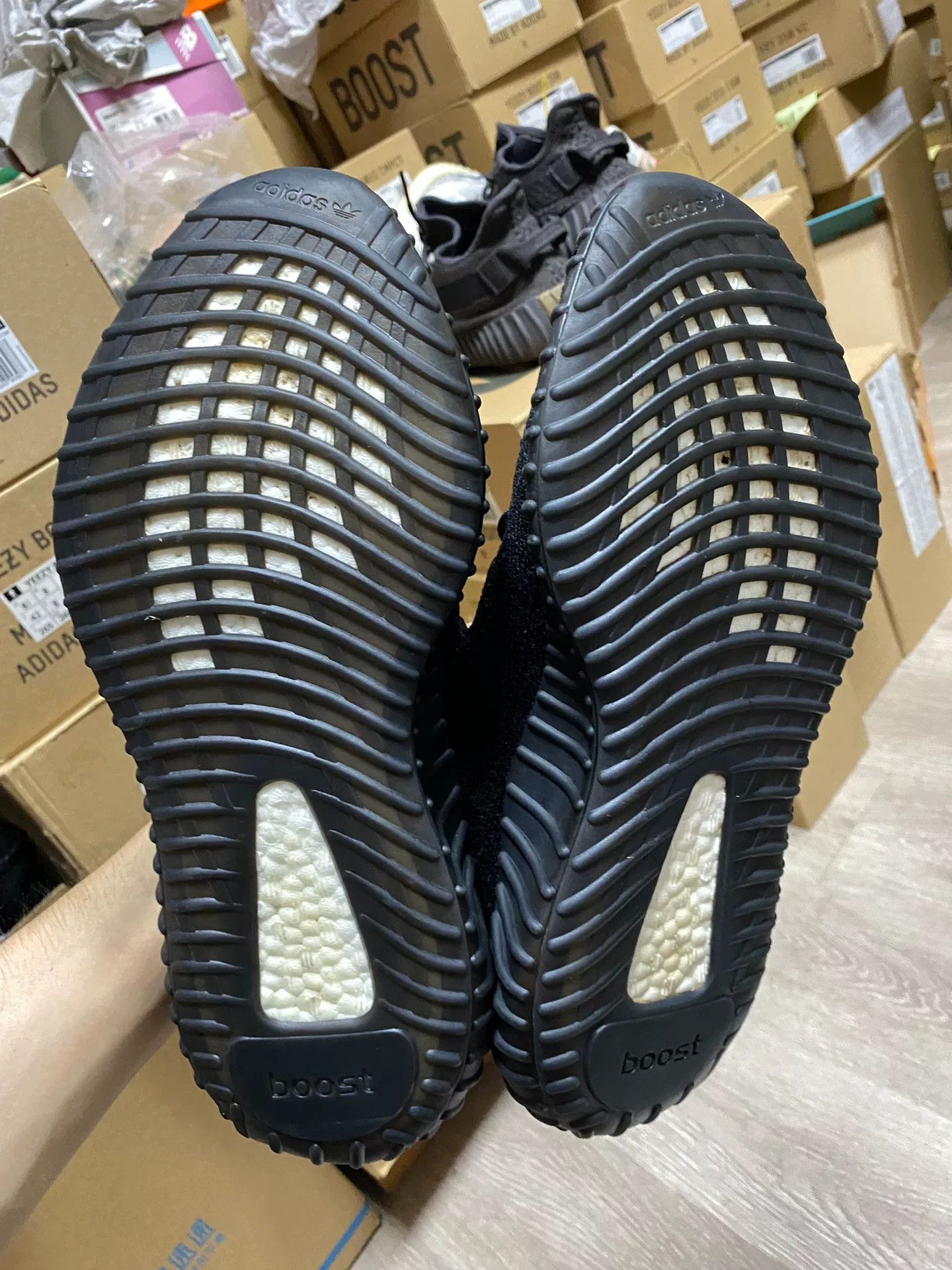 Adidas Adidas YEEZY350 Black Lowtop Sneakers 42 Men Size US 9 / EU 42 - 8 Thumbnail