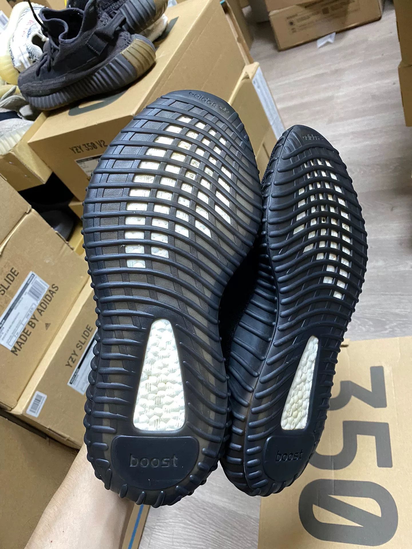 Adidas Adidas YEEZY350 Black Lowtop Sneakers 42 Men Size US 9 / EU 42 - 5 Thumbnail