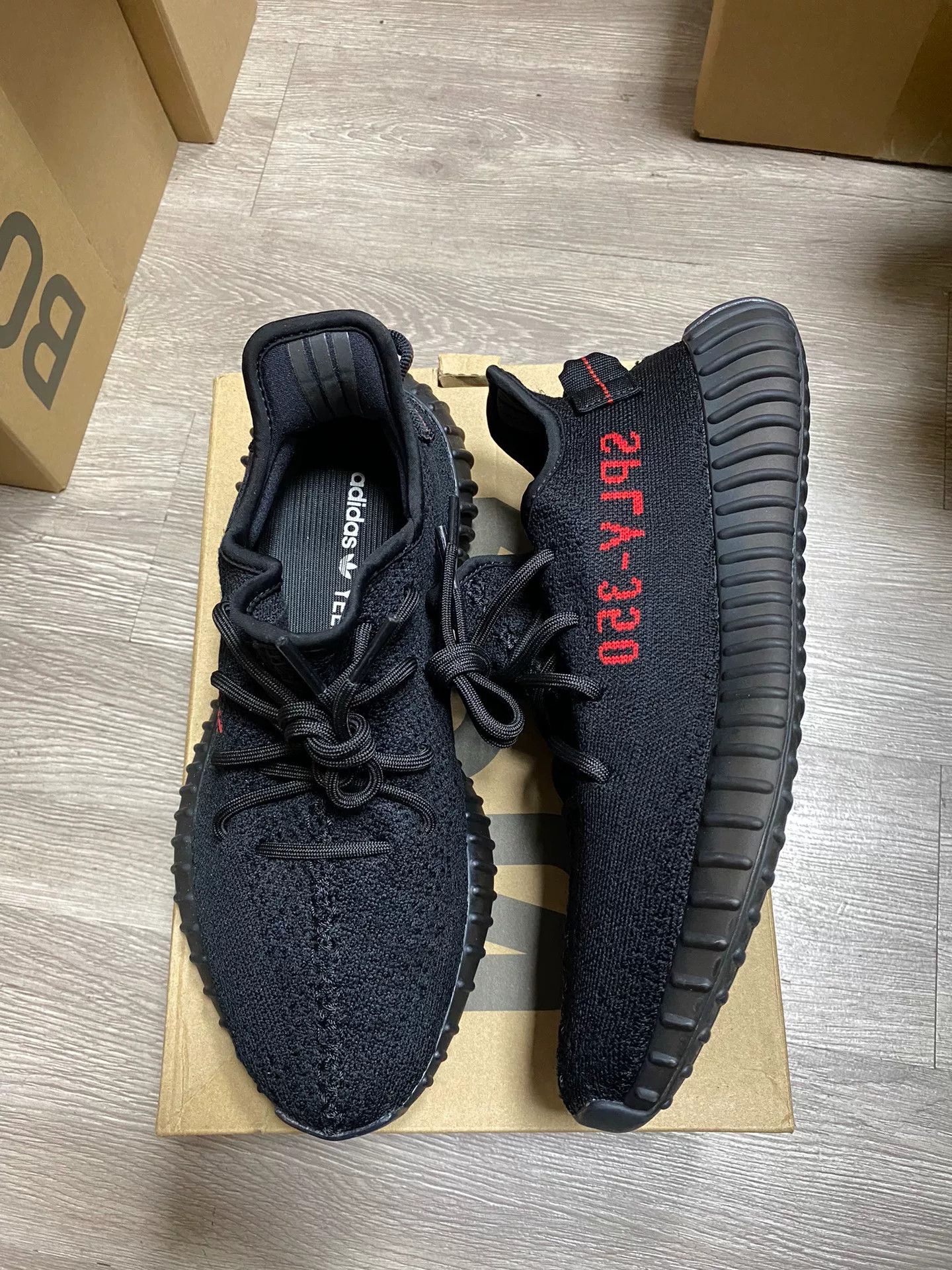 Adidas Adidas YEEZY350 Black Lowtop Sneakers 42 Men Size US 9 / EU 42 - 2 Thumbnail