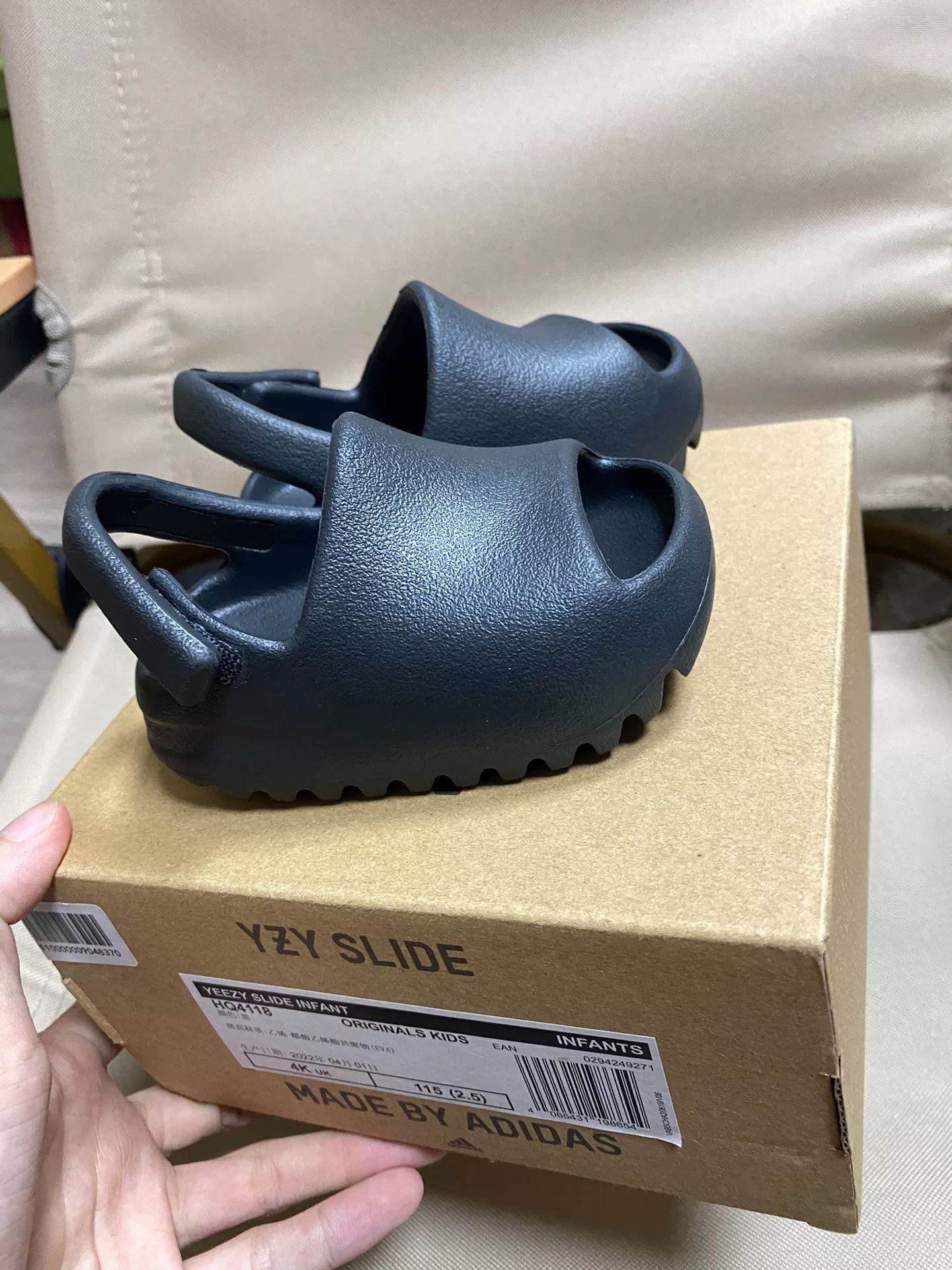 Yeezy Yeezy Black Lowtop Sneakers 20 Men Size US 10 / EU 43 - 2 Thumbnail