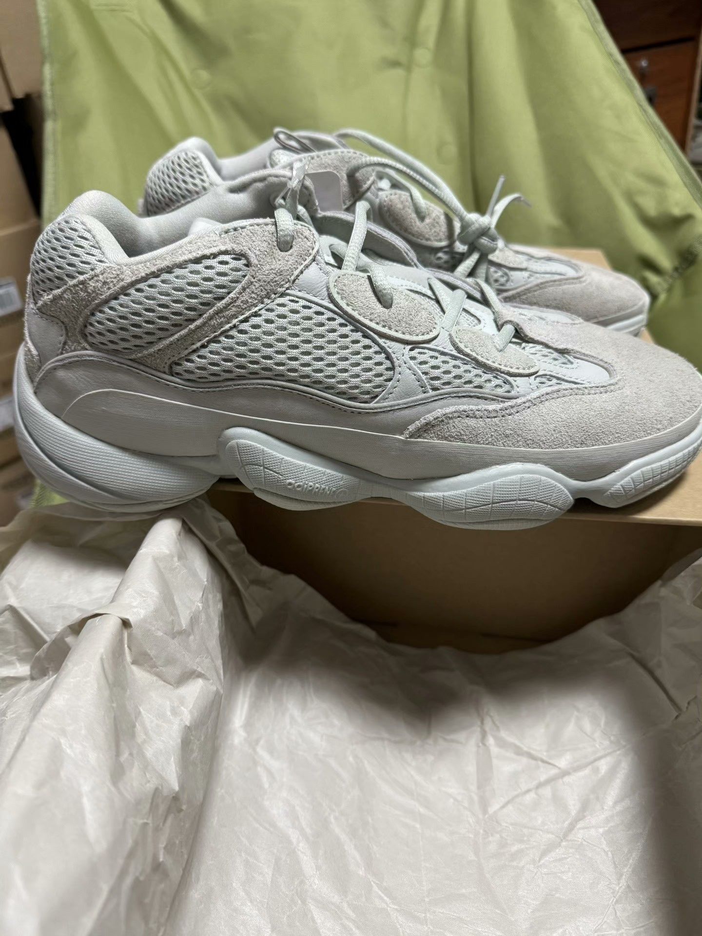 Adidas Adidas YEEZY500 White Lowtop Sneakers 9 Men Size US 9 / EU 42 - 6 Thumbnail