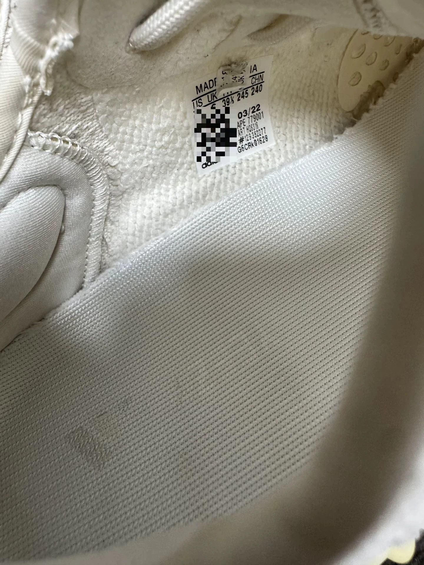 Adidas Adidas YEEZY350 White Lowtop Sneakers 35 Men Size US 5 / EU 37 - 6 Thumbnail