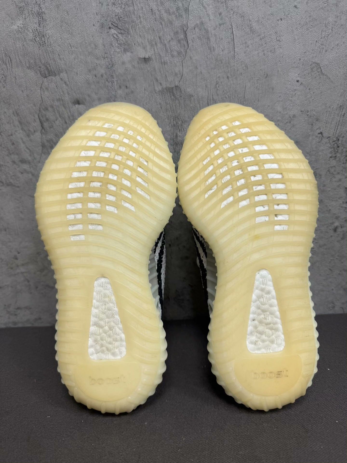 Adidas Adidas YEEZY350 White Lowtop Sneakers 39 Men Size US 6.5 / EU 39-40 - 6 Thumbnail