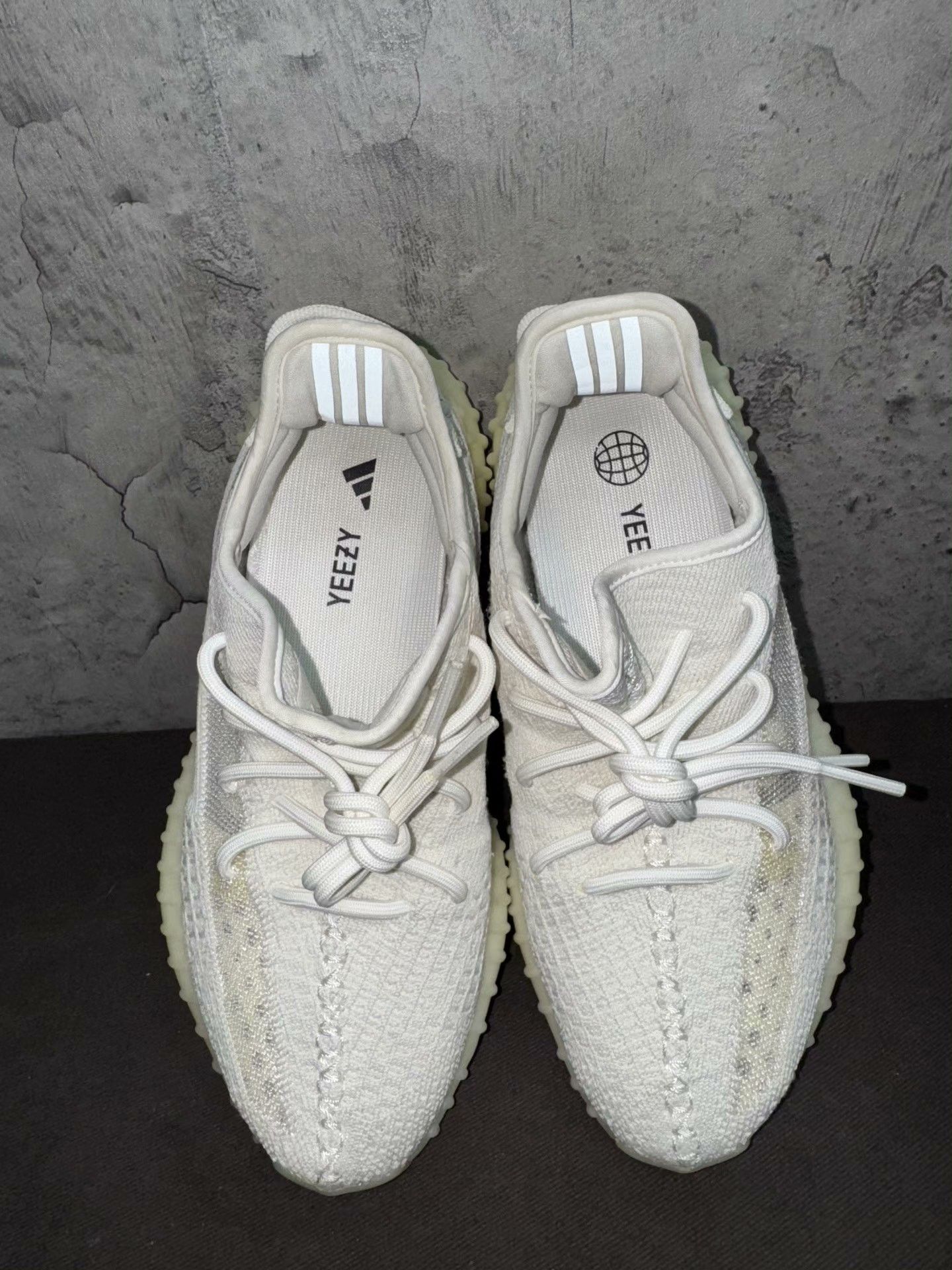 Adidas Adidas YEEZY350 White Lowtop Sneakers 35 Men Size US 5 / EU 37 - 2 Thumbnail