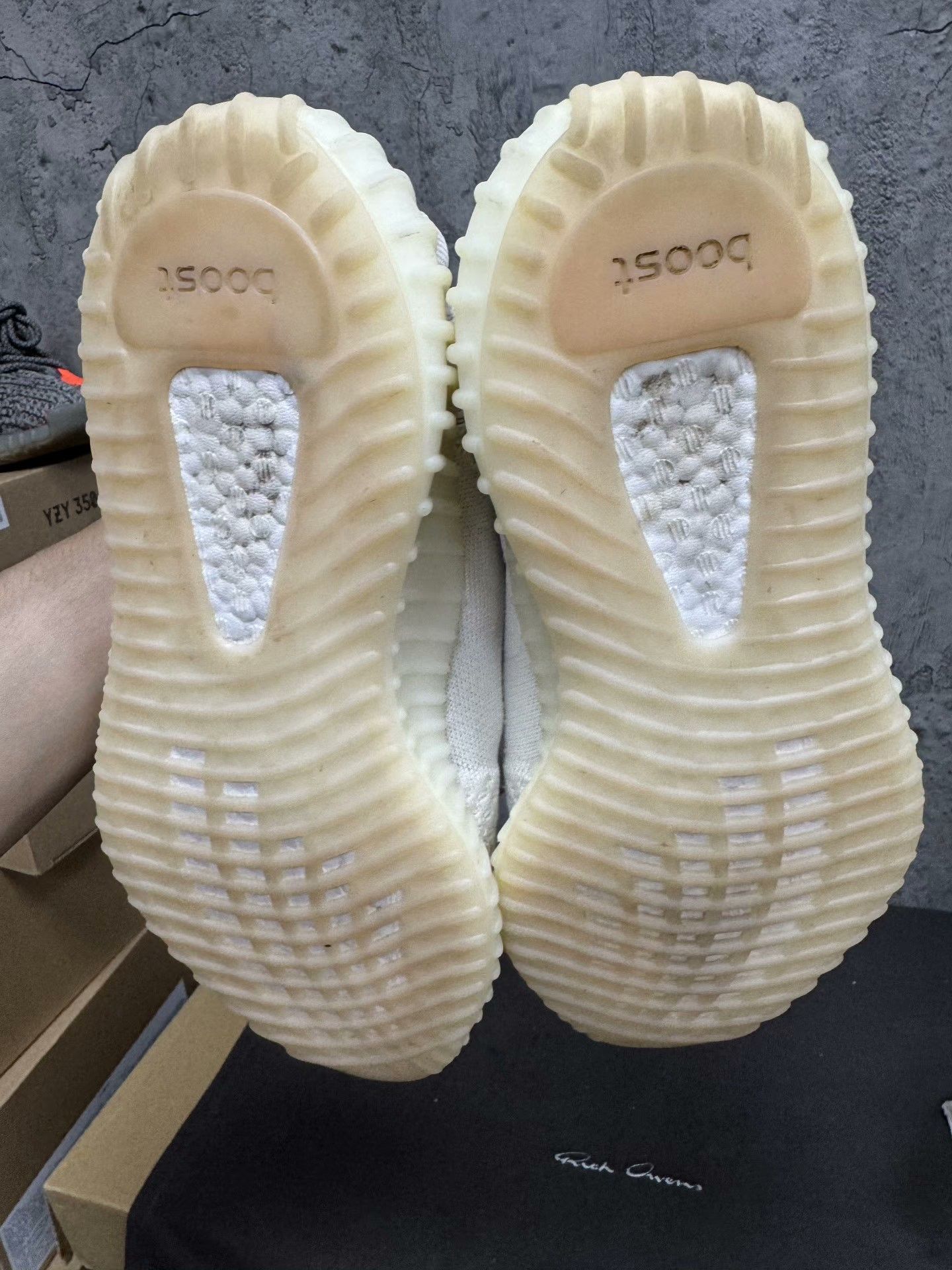 Adidas Adidas YEEZY350 White Lowtop Sneakers 35 Men Size US 5 / EU 37 - 6 Thumbnail