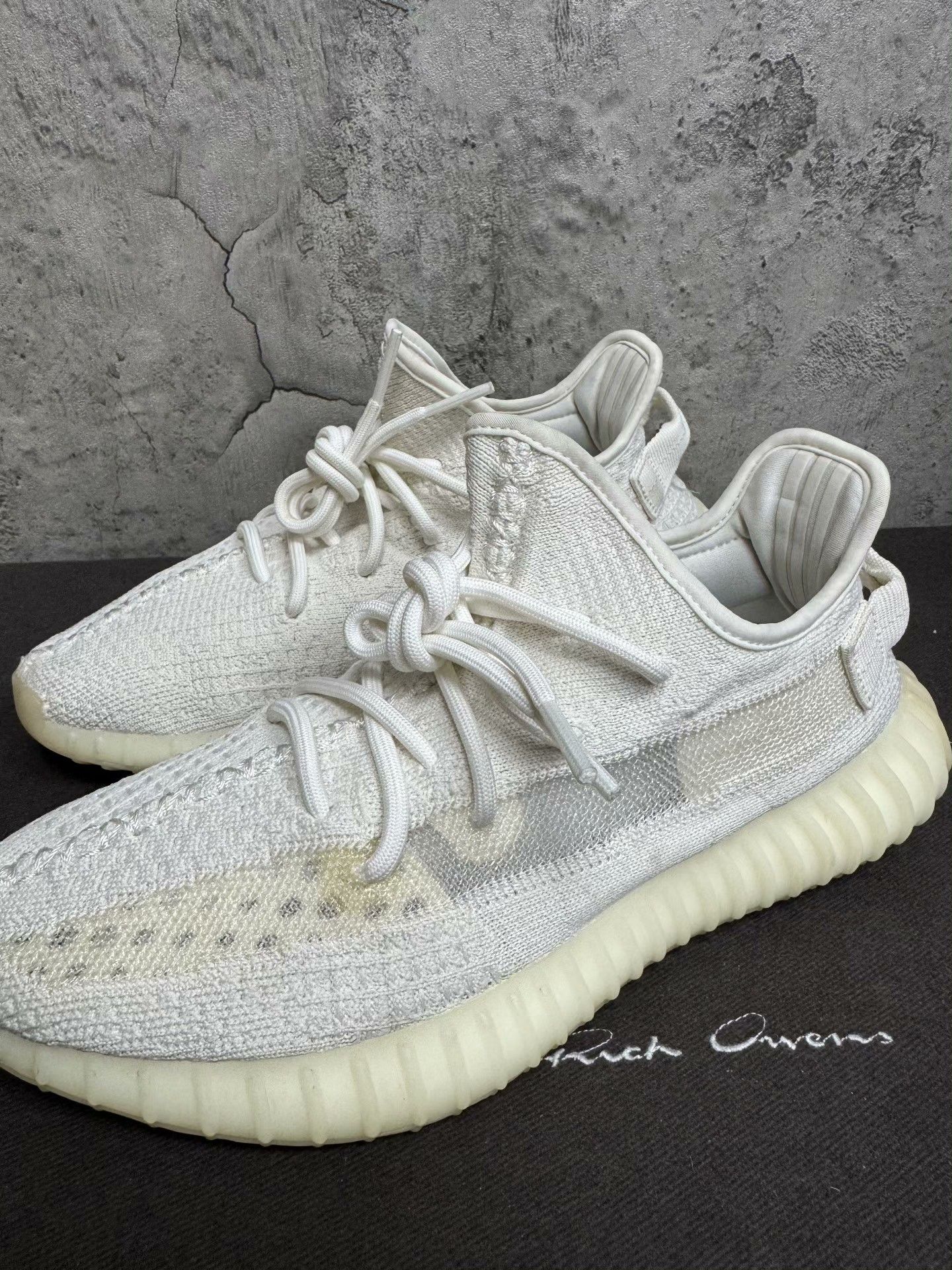 Adidas Adidas YEEZY350 White Lowtop Sneakers 35 Men Size US 5 / EU 37 - 7 Thumbnail